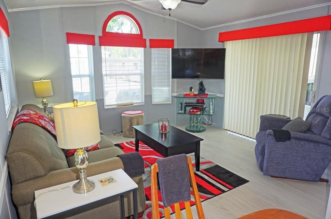 Image 3 of 30 For 21183 Lazy Days Circle