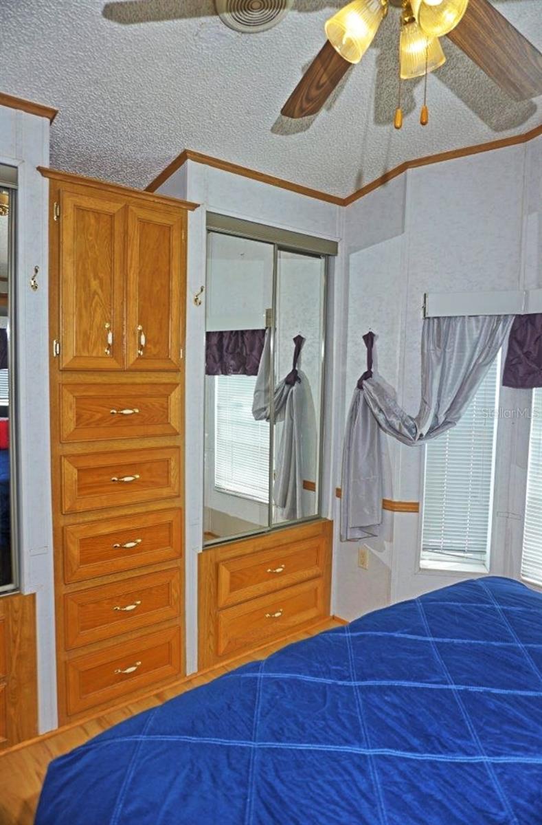 Image 18 of 42 For 21145 Lazy Days Circle