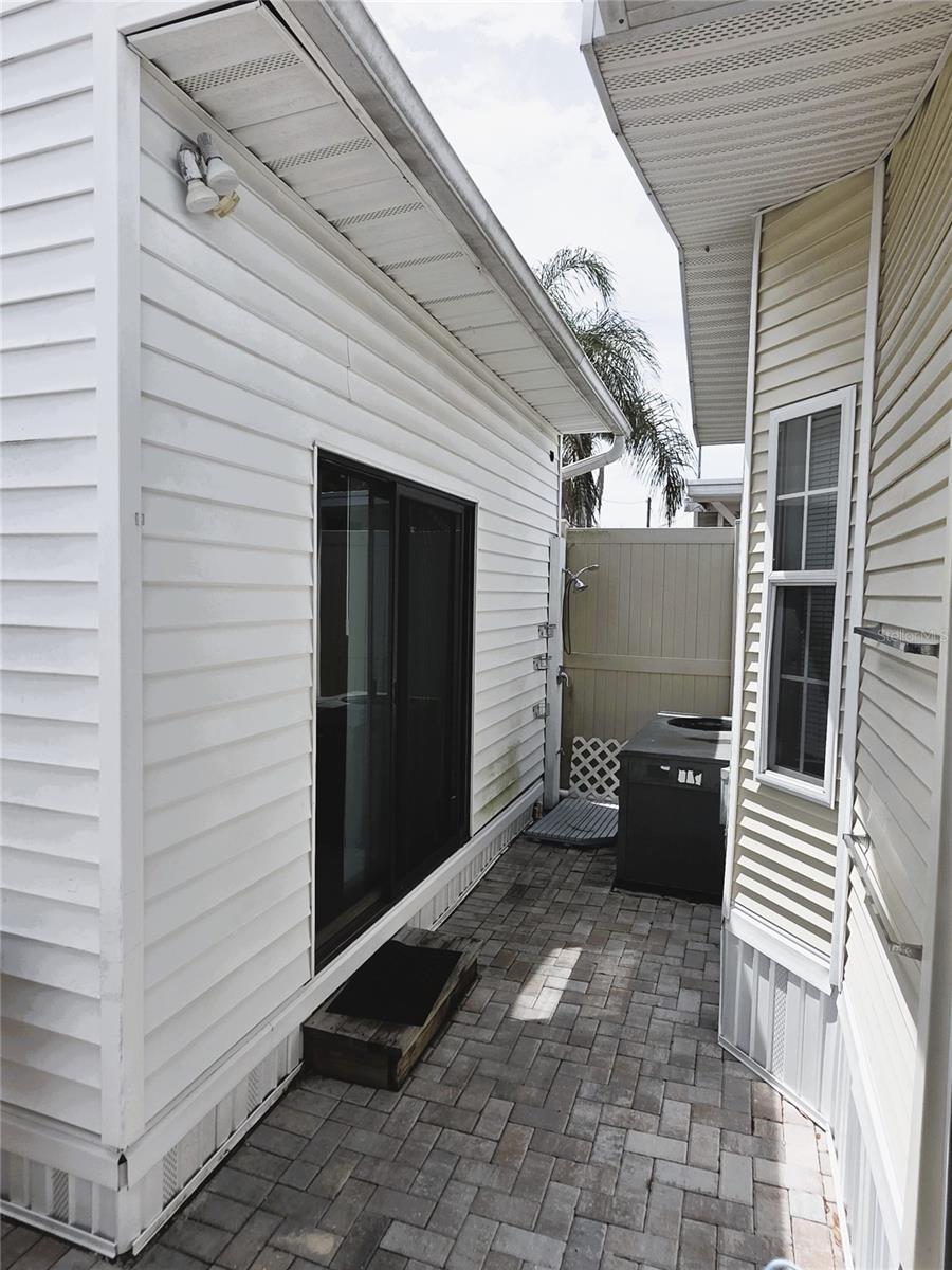 Image 25 of 42 For 21145 Lazy Days Circle