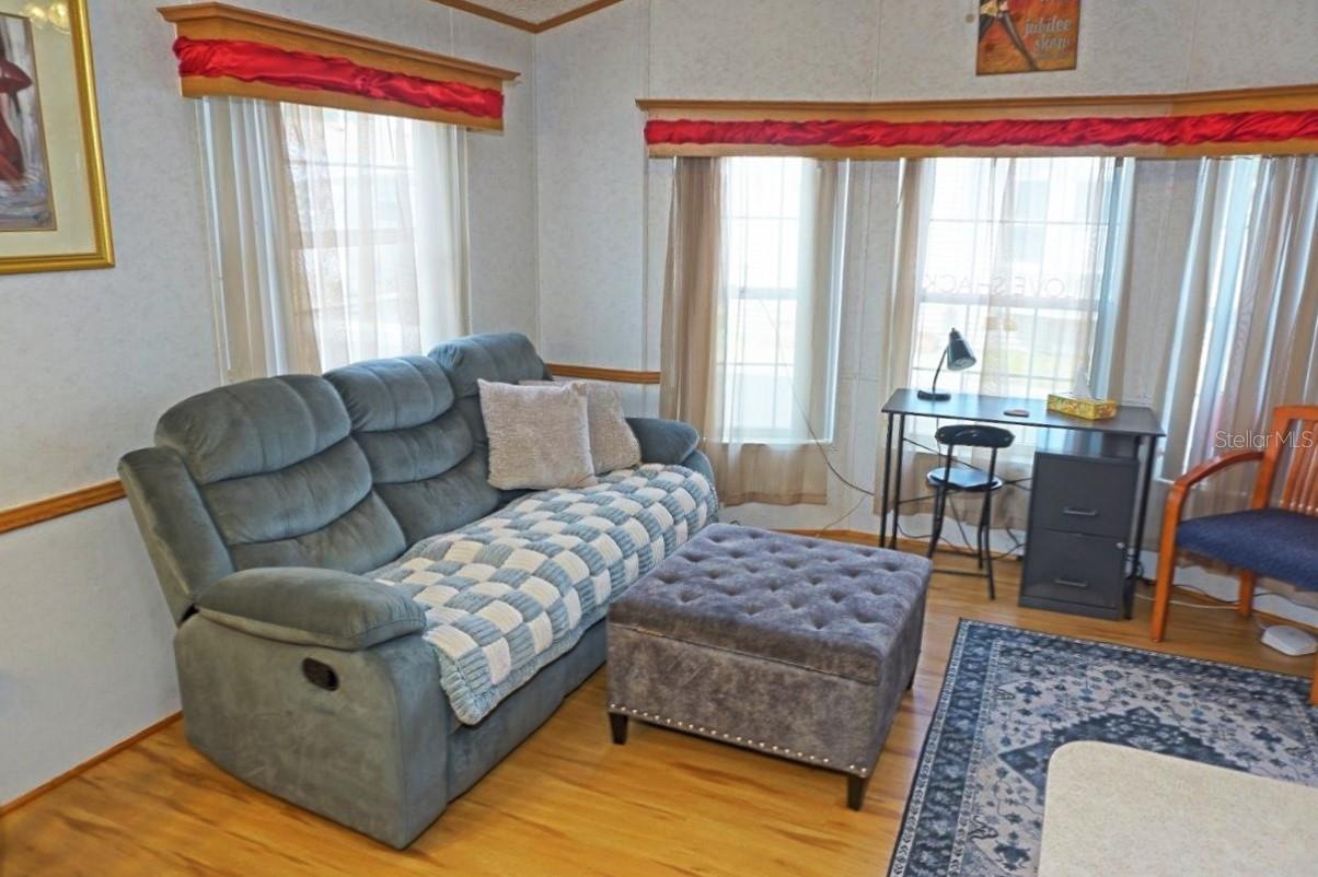 Image 3 of 42 For 21145 Lazy Days Circle