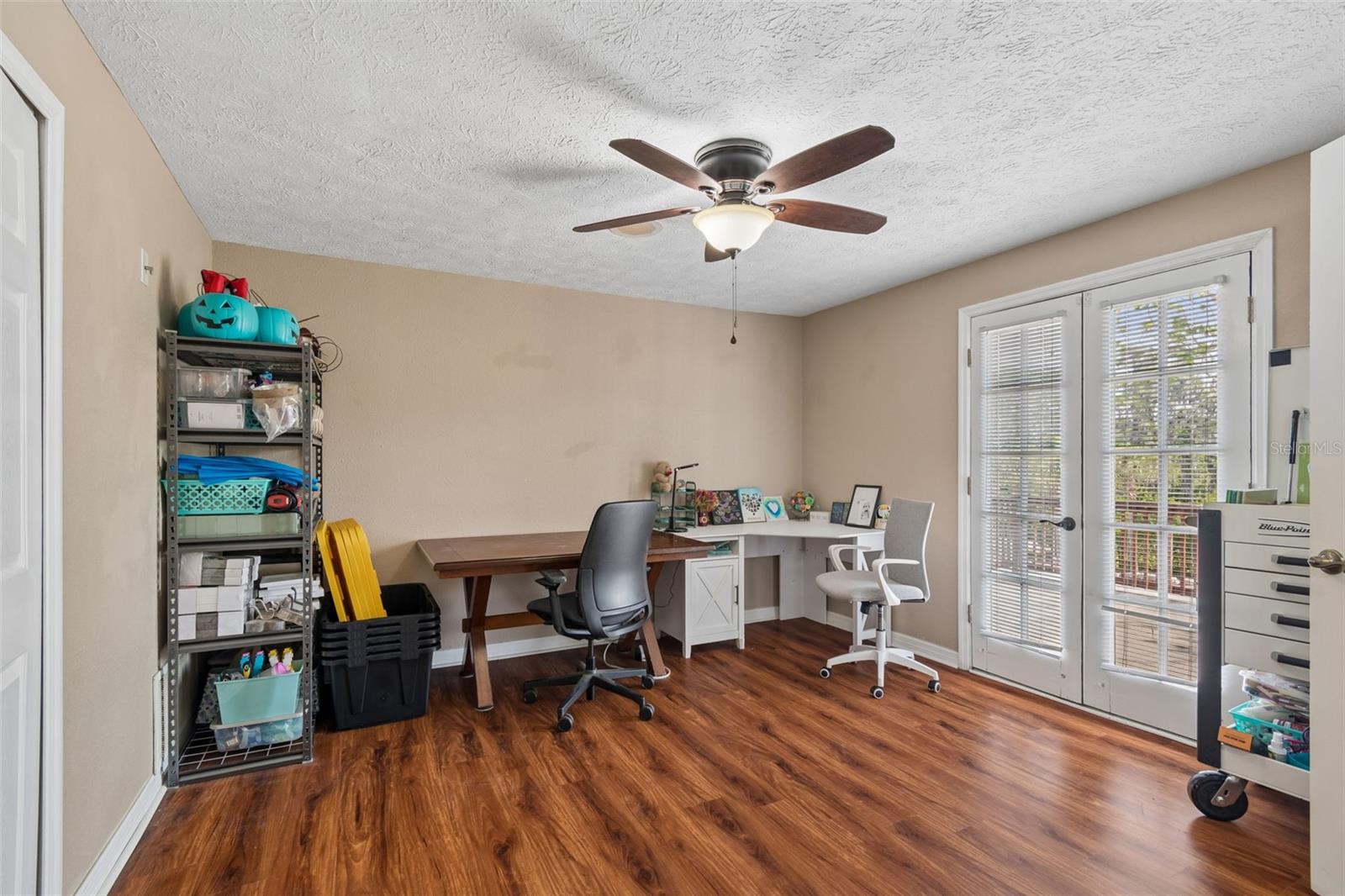 Listing photo id 15 for 7871 Sycamore Drive