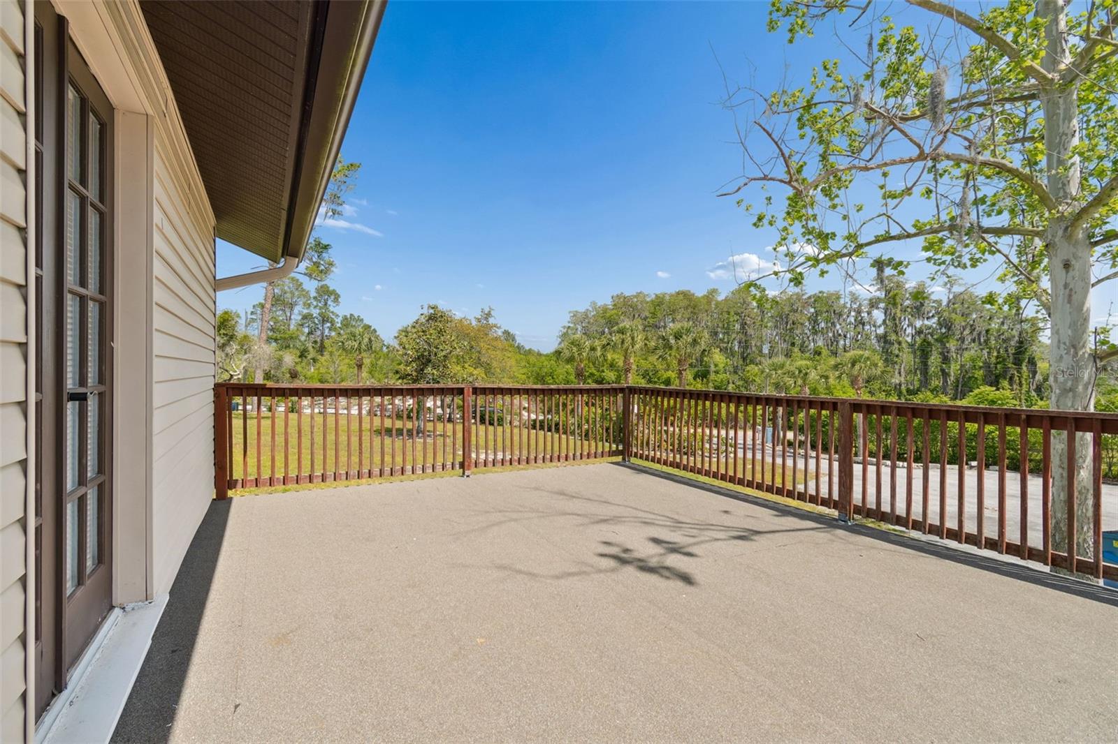 Listing photo id 18 for 7871 Sycamore Drive