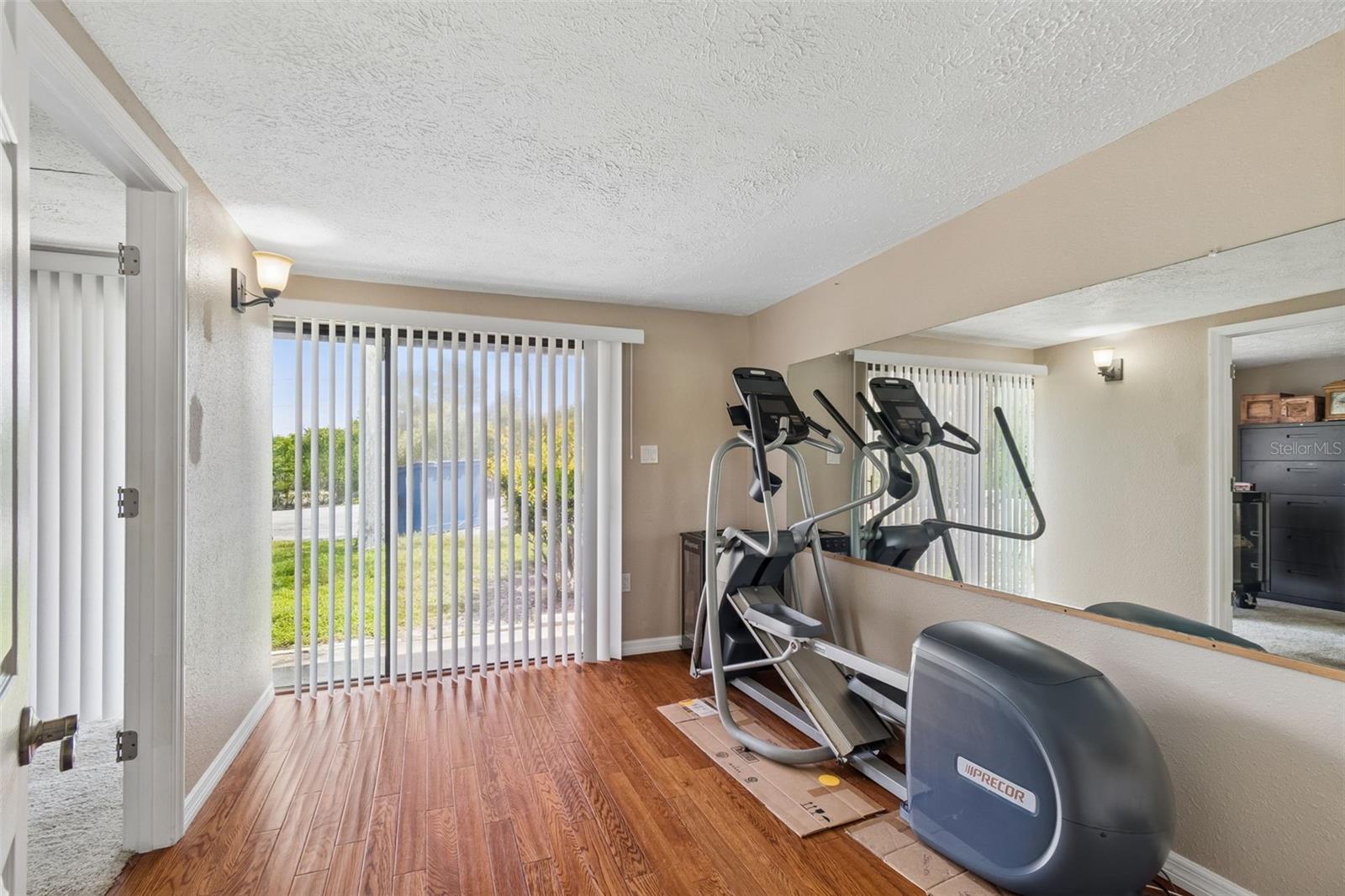 Listing photo id 24 for 7871 Sycamore Drive