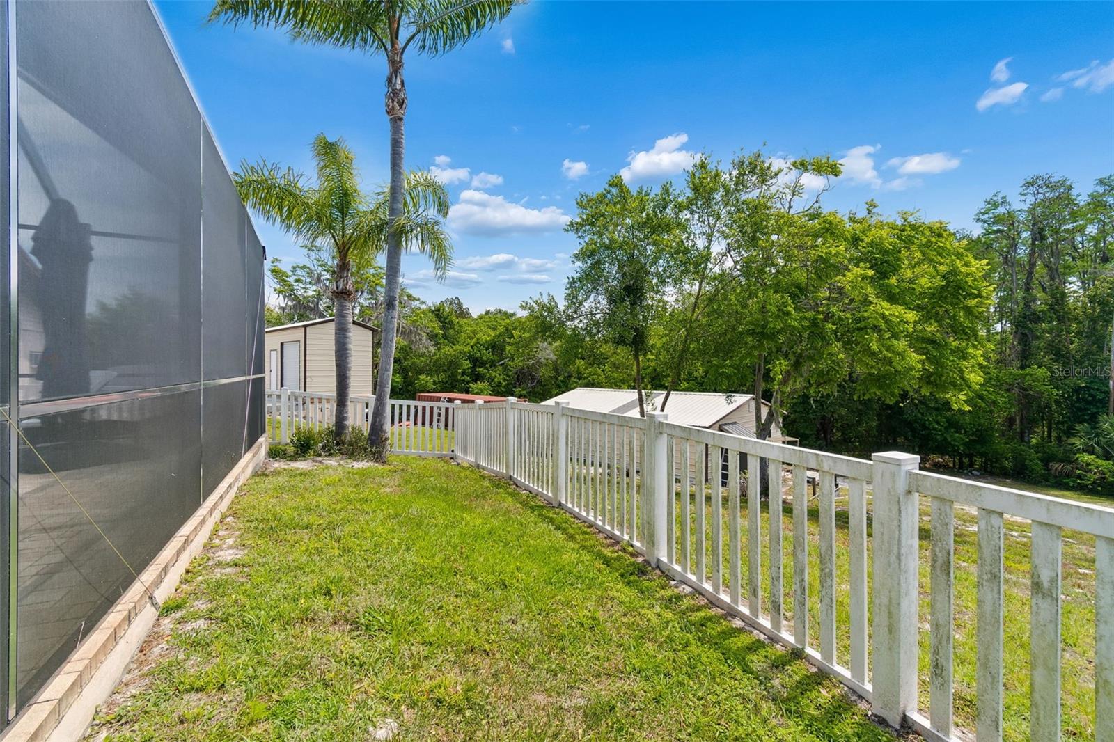 Listing photo id 31 for 7871 Sycamore Drive