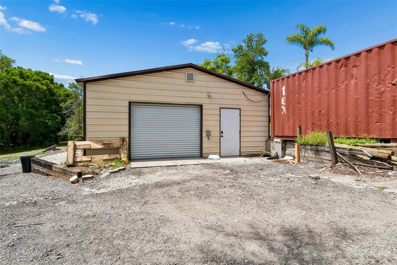 Listing photo id 35 for 7871 Sycamore Drive