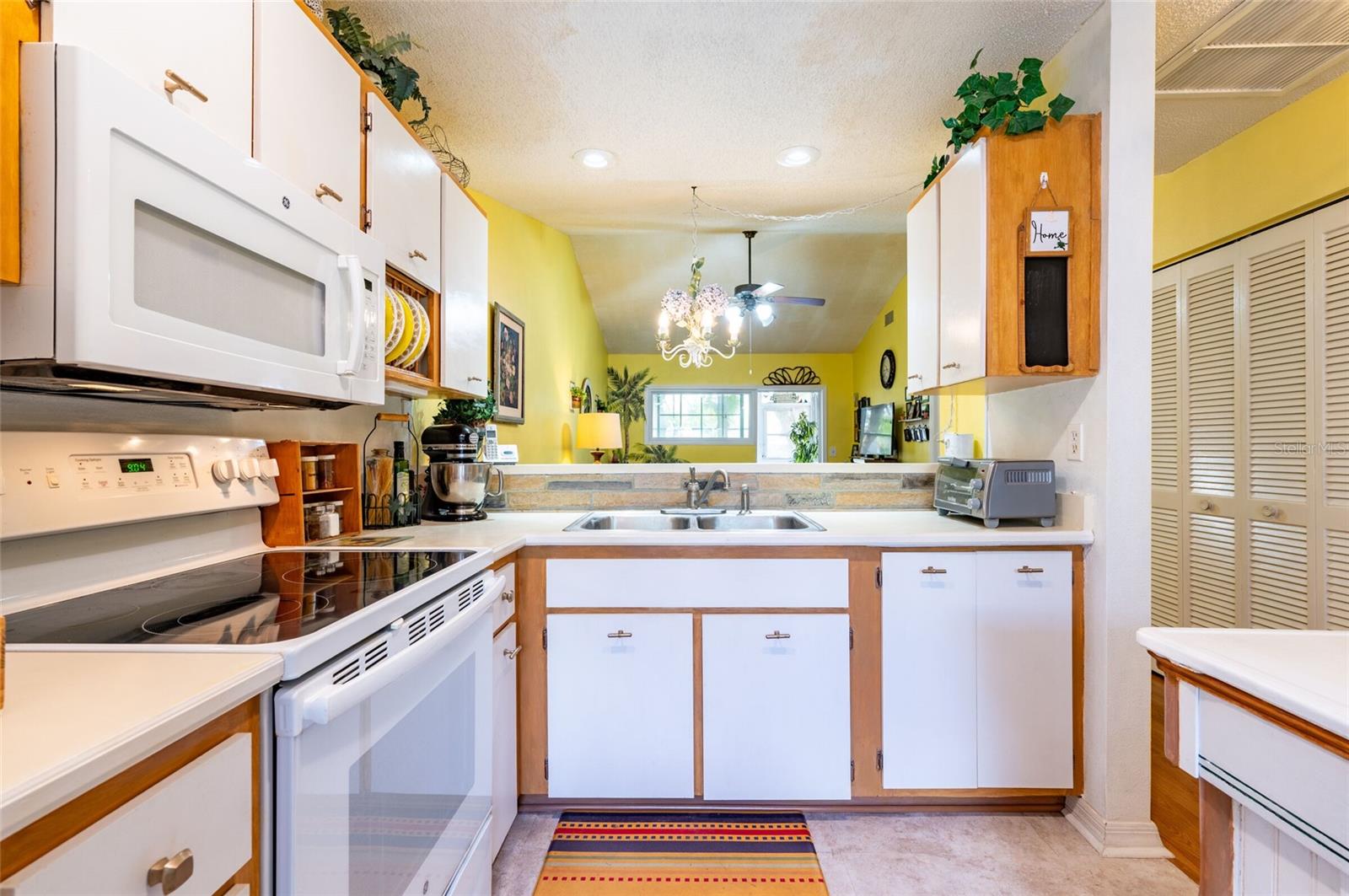 Image 13 of 36 For 13234 Molitor Court