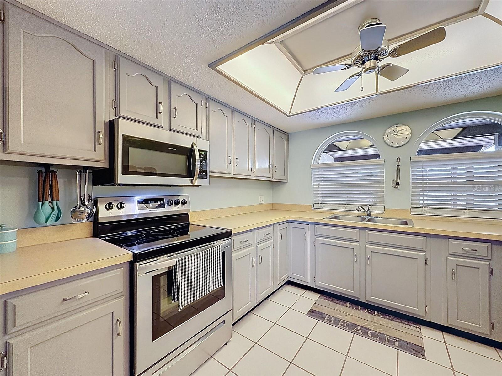 Image 29 of 91 For 9127 Lingrove Road