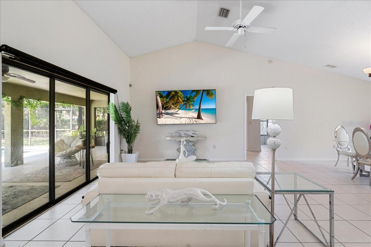 Image 10 of 30 For 211 Forest Wood Court