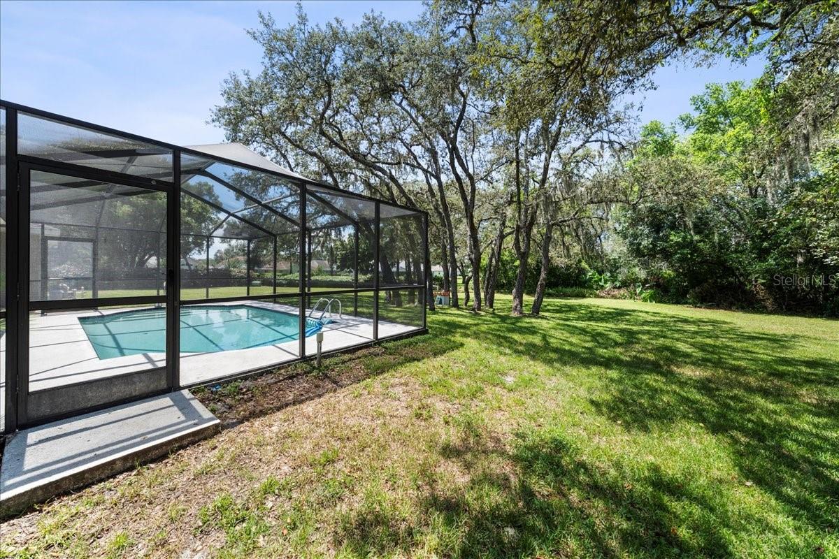 Image 23 of 30 For 211 Forest Wood Court