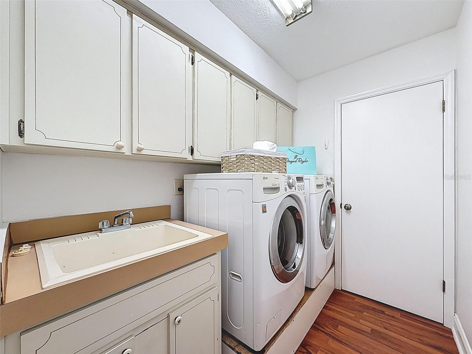 Image 47 of 68 For 6910 Daubon Court