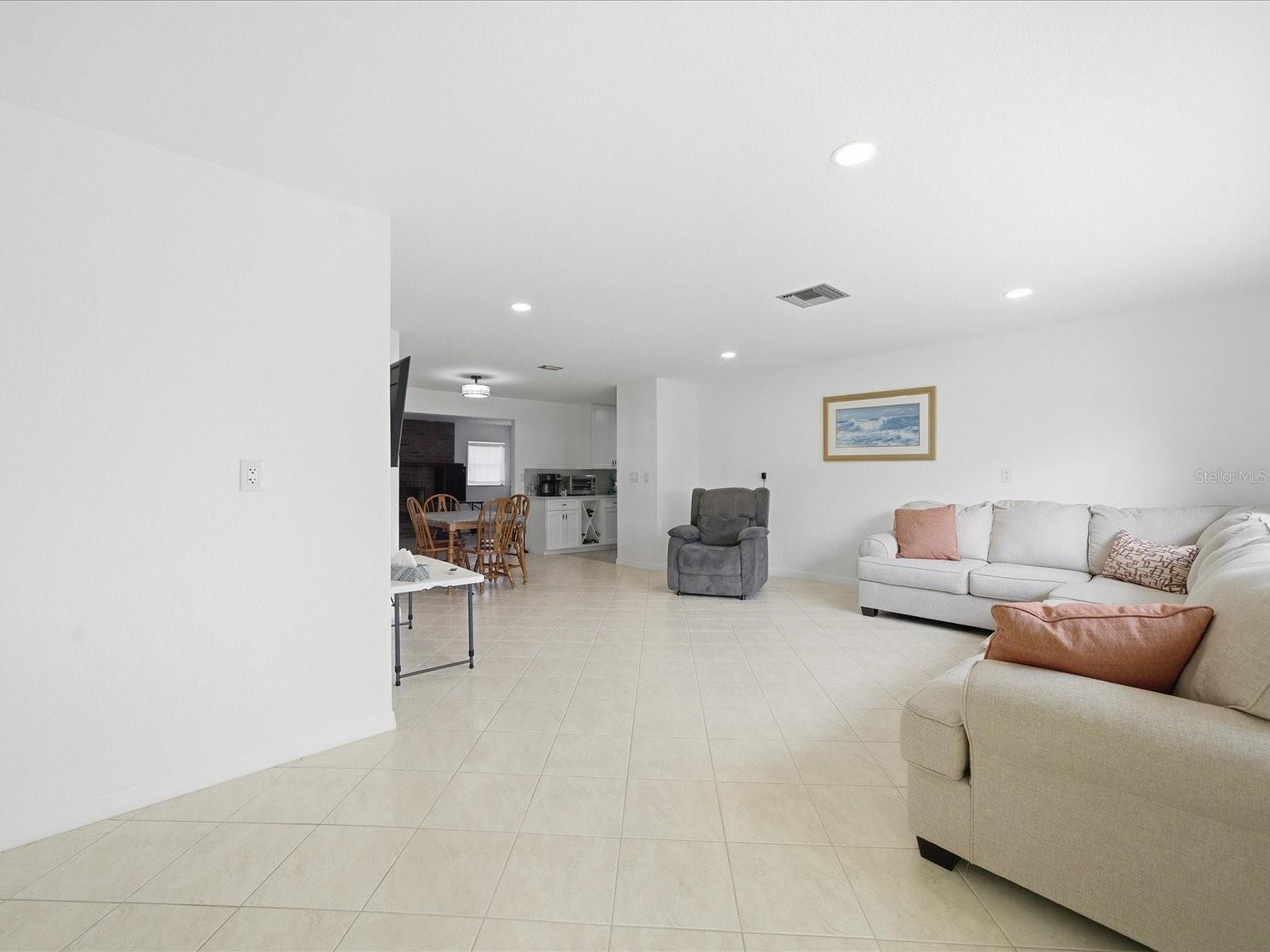 Image 11 of 29 For 4069 Gulfview Drive