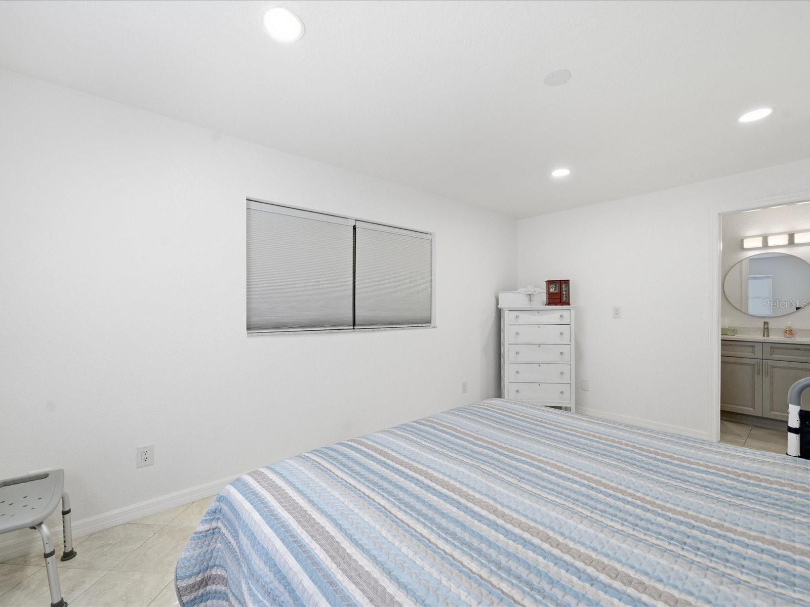 Image 20 of 29 For 4069 Gulfview Drive