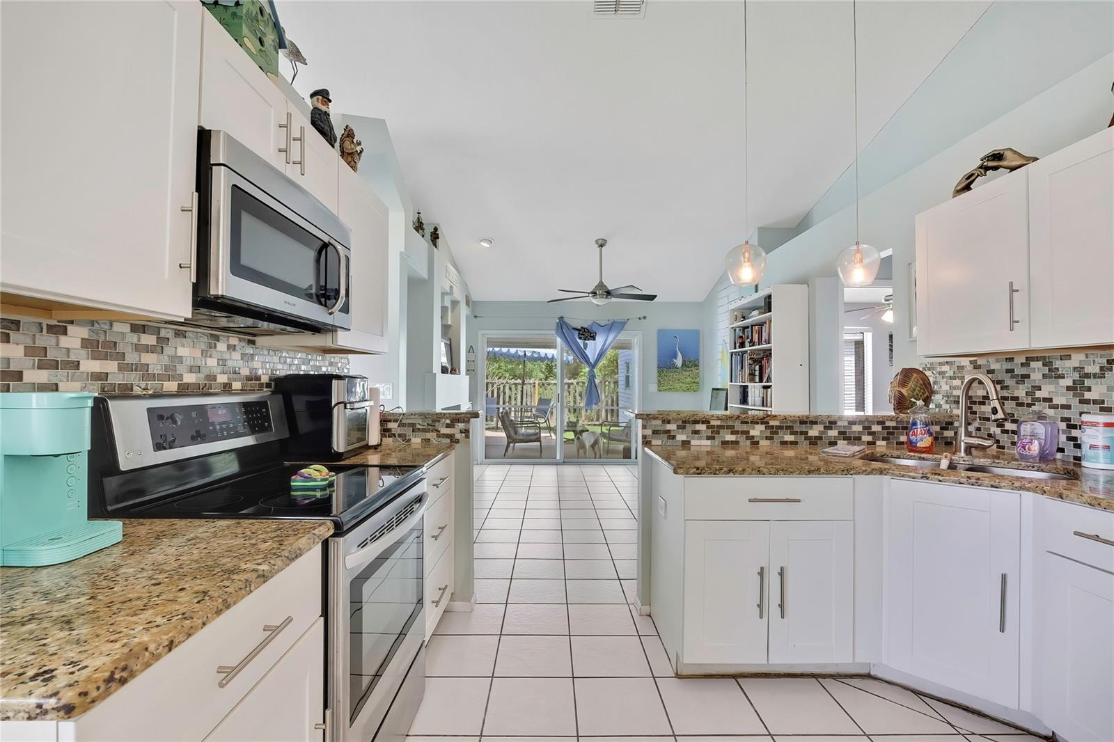 Image 13 of 52 For 7451 Swan Lake Drive