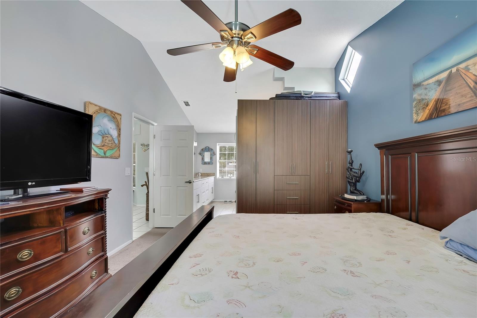 Image 22 of 52 For 7451 Swan Lake Drive