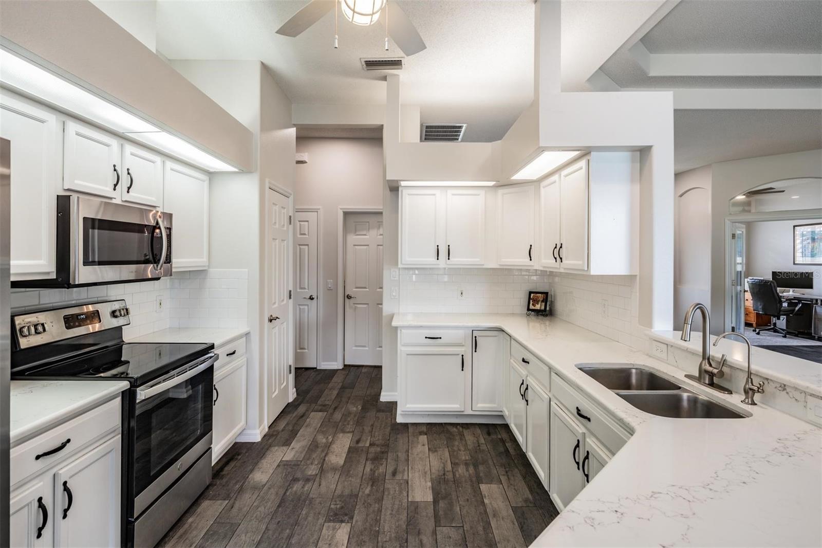 Image 10 of 52 For 1455 Winding Willow Drive