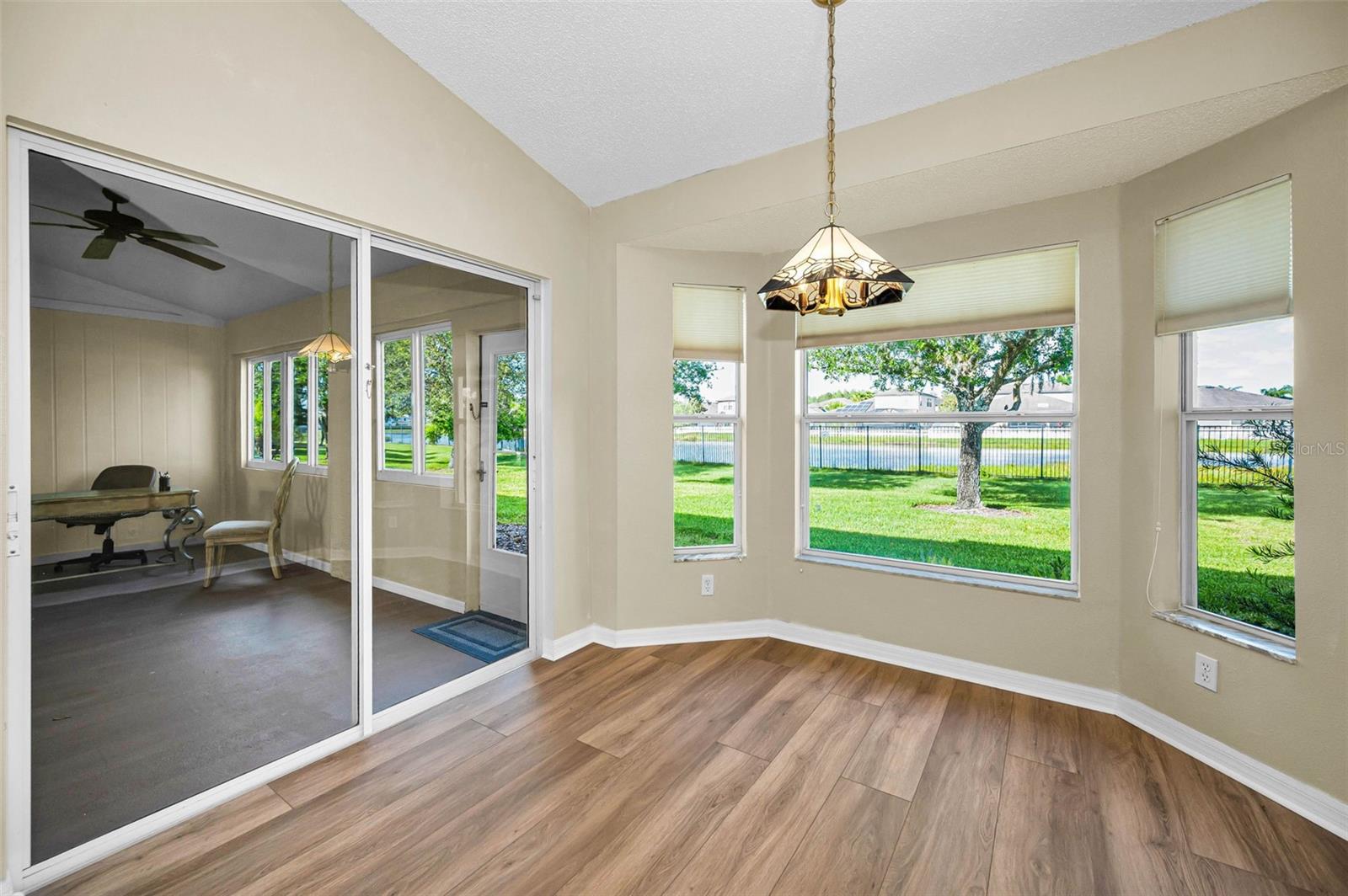 Image 24 of 100 For 1933 Arbor Knoll Loop