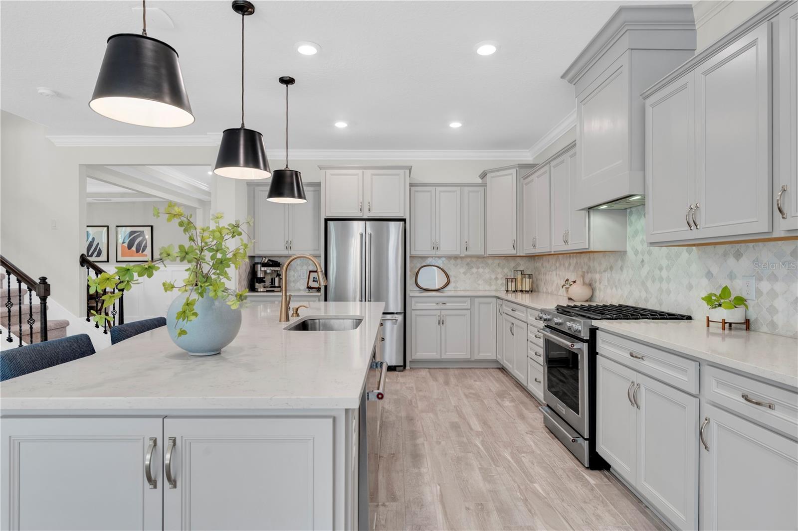 Image 14 of 83 For 2587 Murray Pass