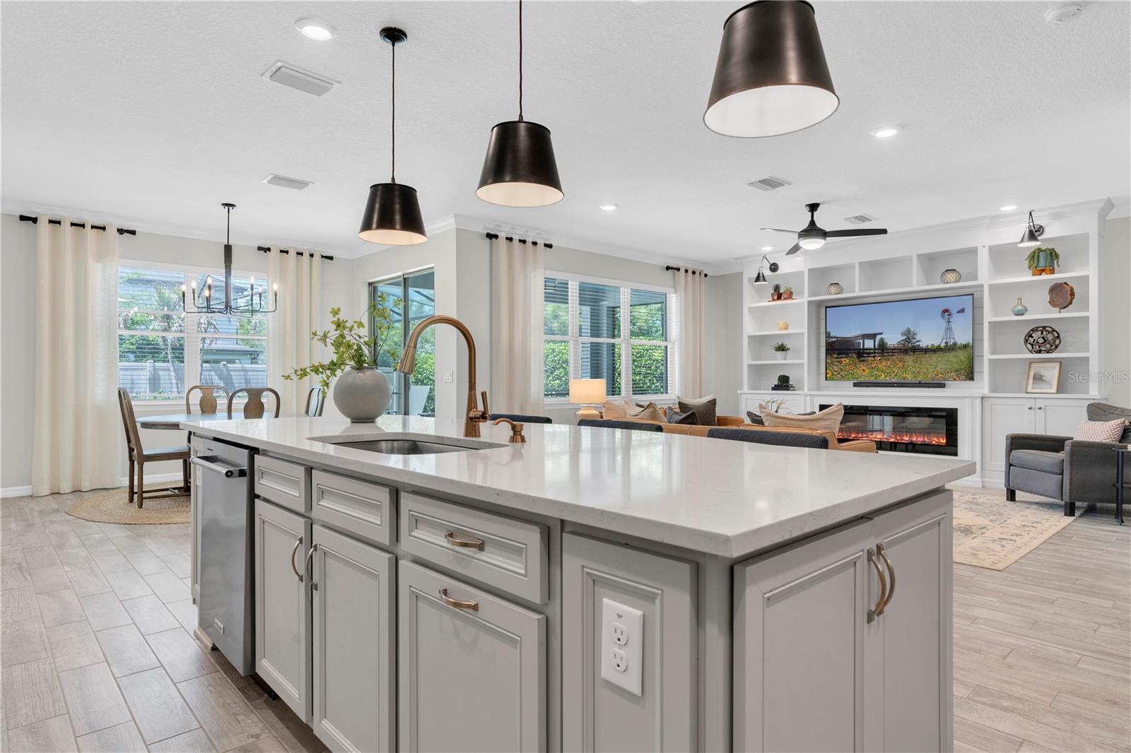 Image 15 of 83 For 2587 Murray Pass