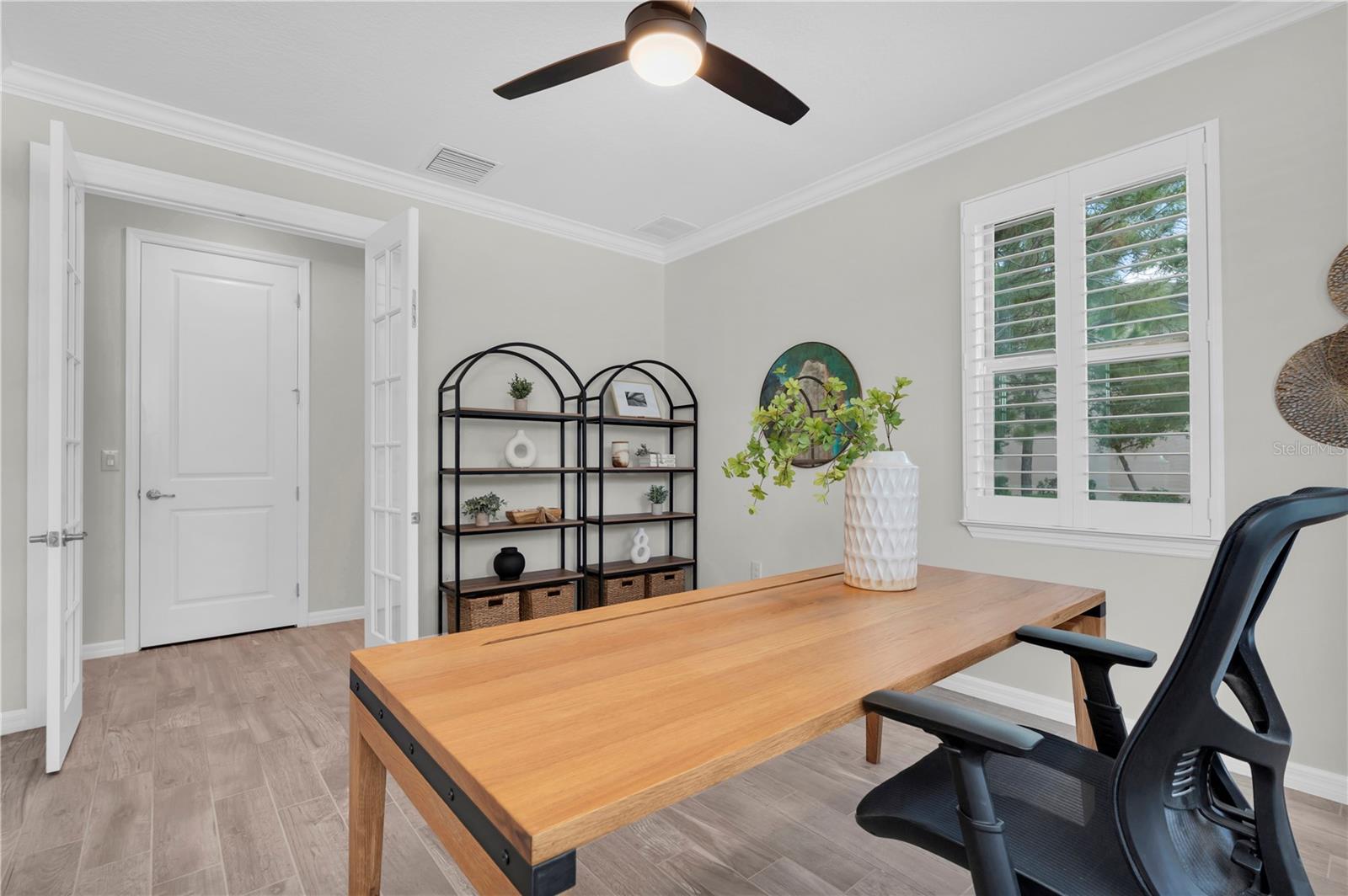 Image 24 of 83 For 2587 Murray Pass