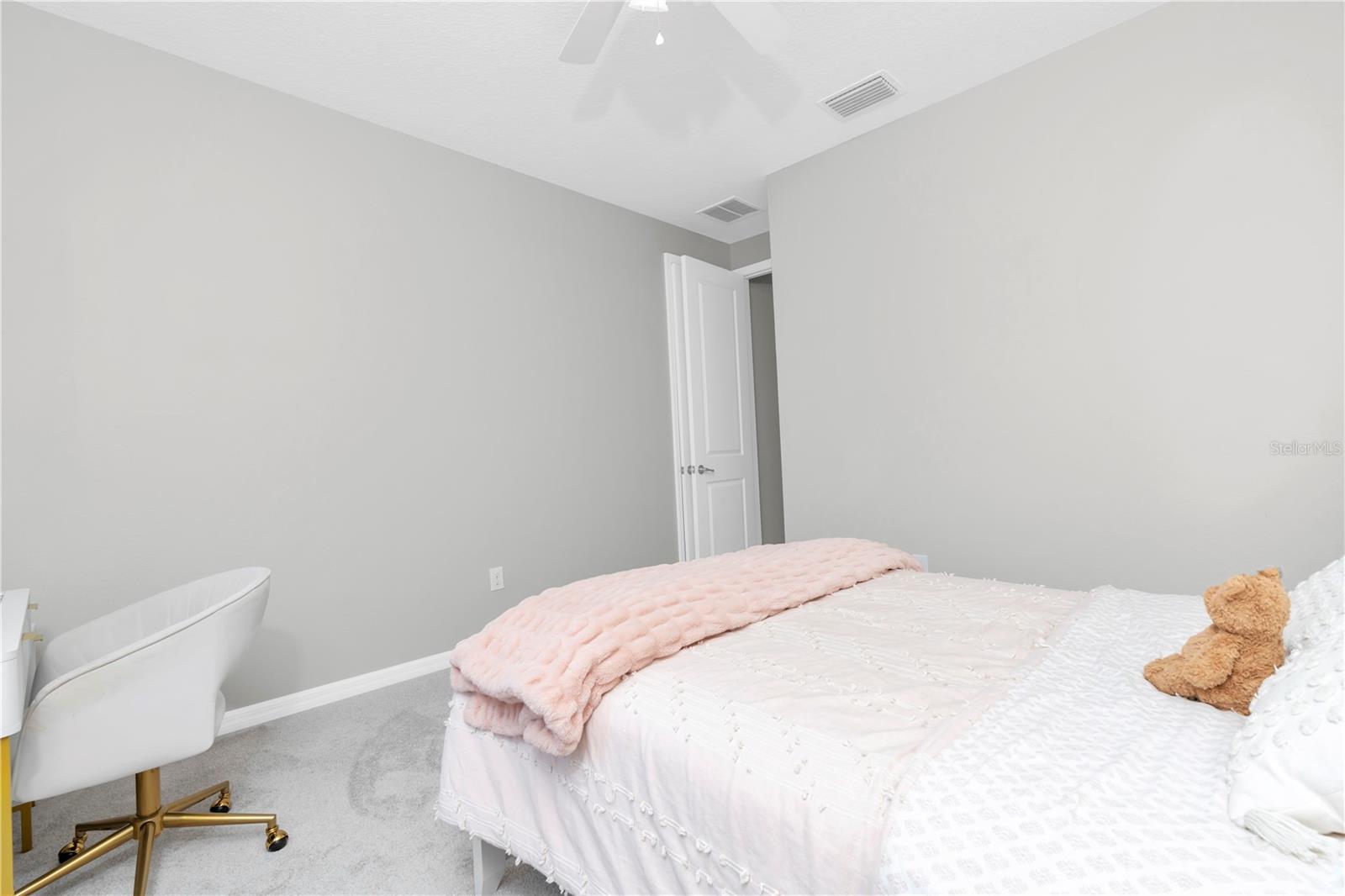 Image 39 of 83 For 2587 Murray Pass