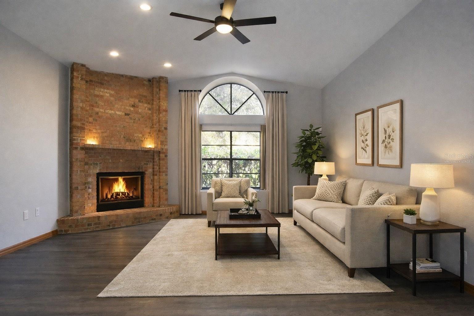 Image 13 of 52 For 373 Oriana Drive