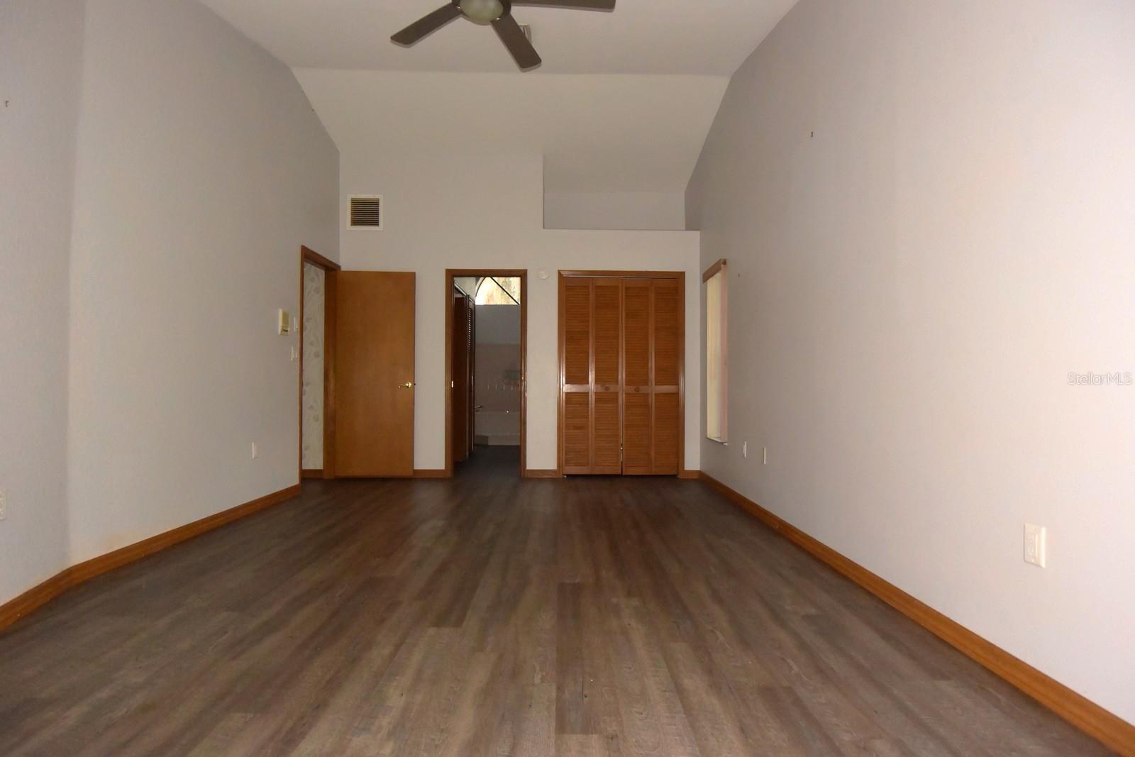 Image 19 of 52 For 373 Oriana Drive