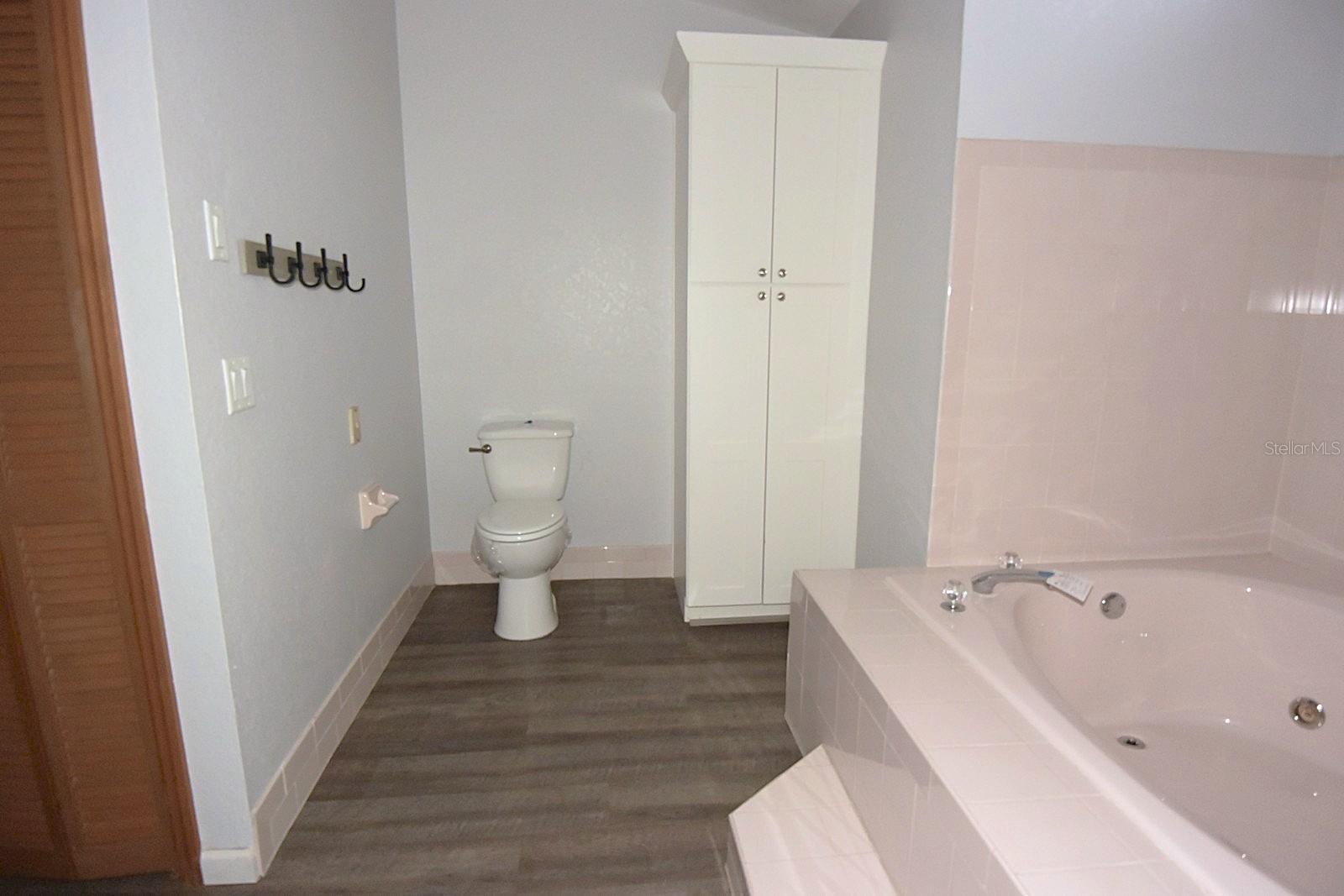 Image 24 of 52 For 373 Oriana Drive