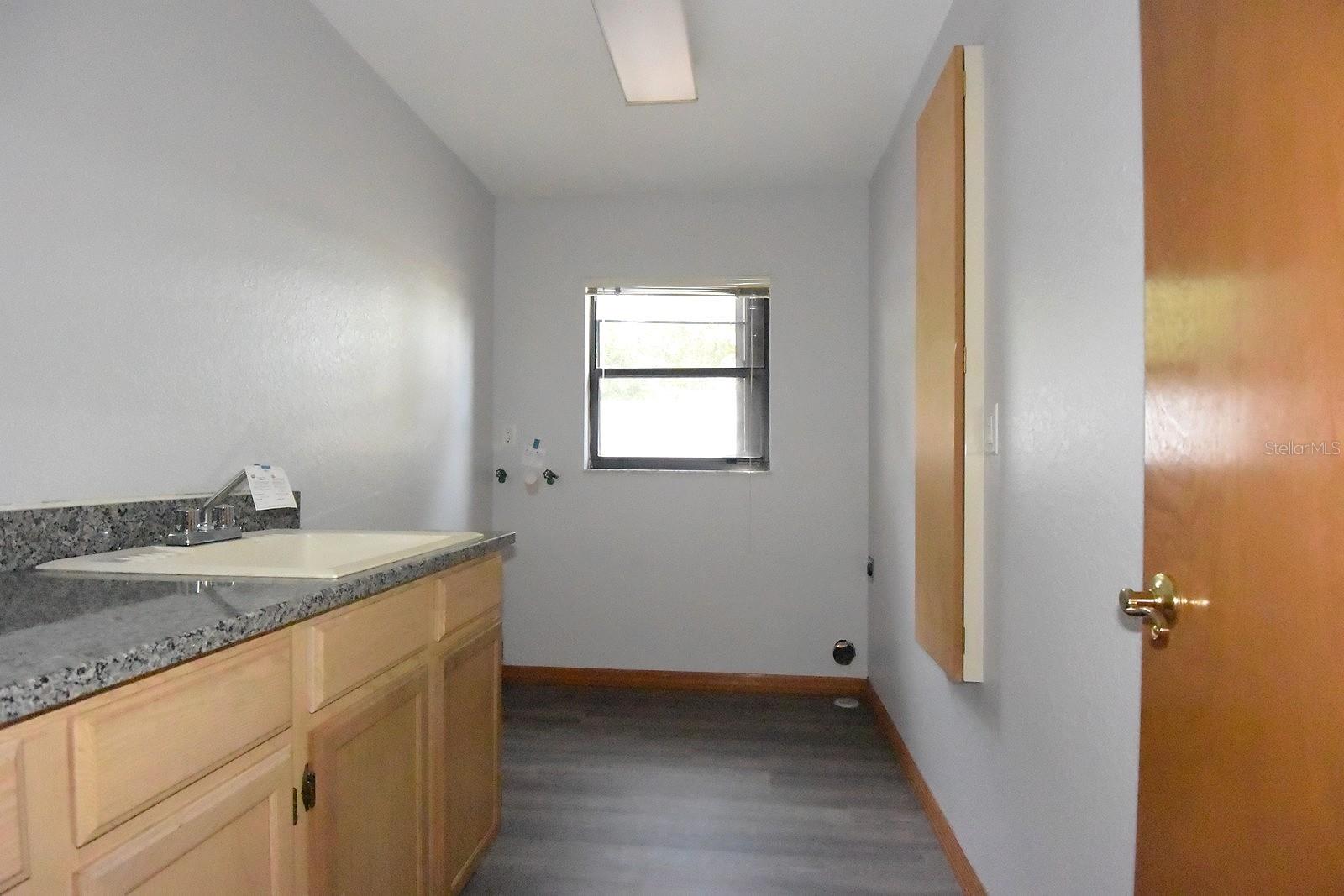 Image 25 of 52 For 373 Oriana Drive