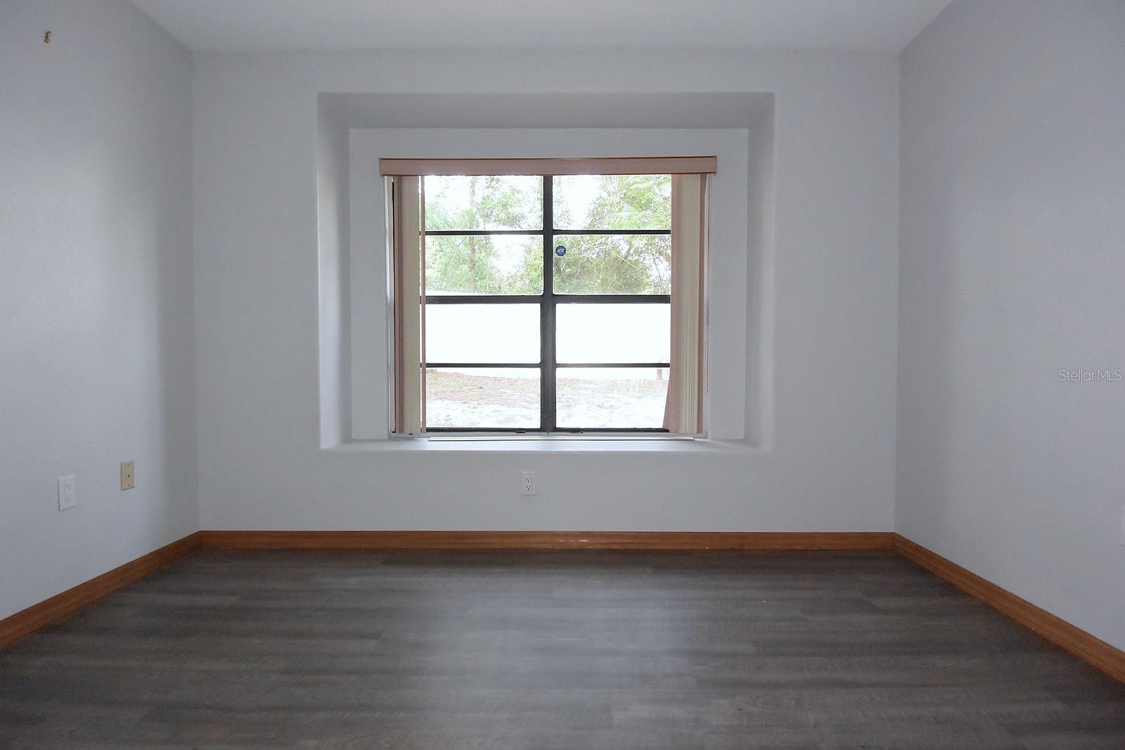 Image 26 of 52 For 373 Oriana Drive