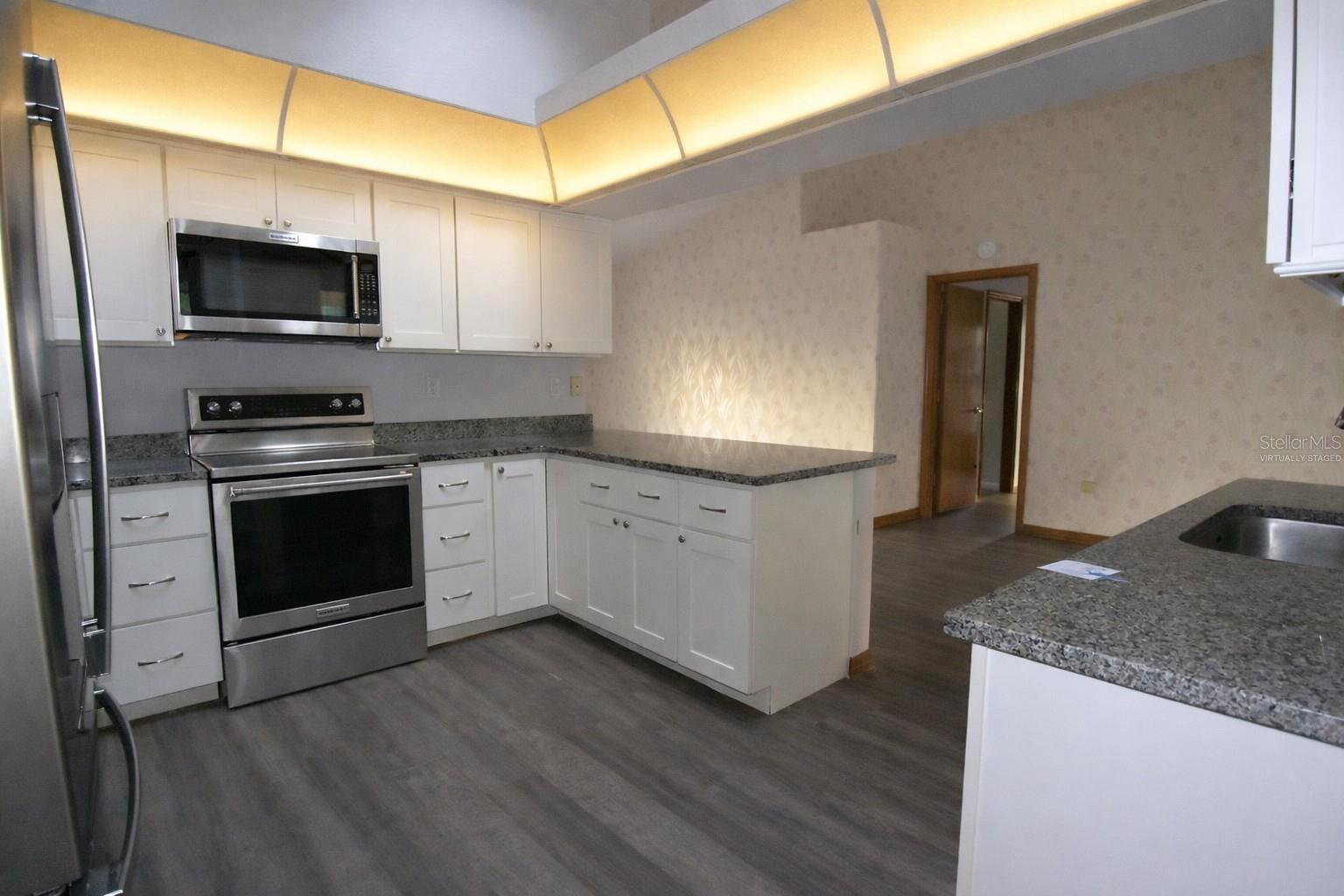 Image 8 of 52 For 373 Oriana Drive