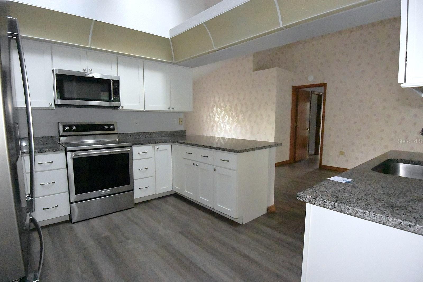 Image 9 of 52 For 373 Oriana Drive