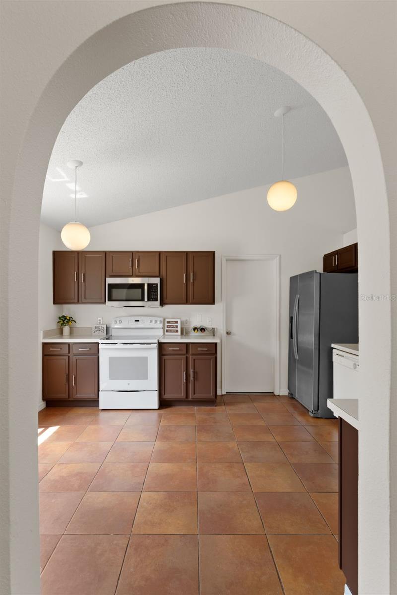 Listing photo id 15 for 11005 Matterhorn Court