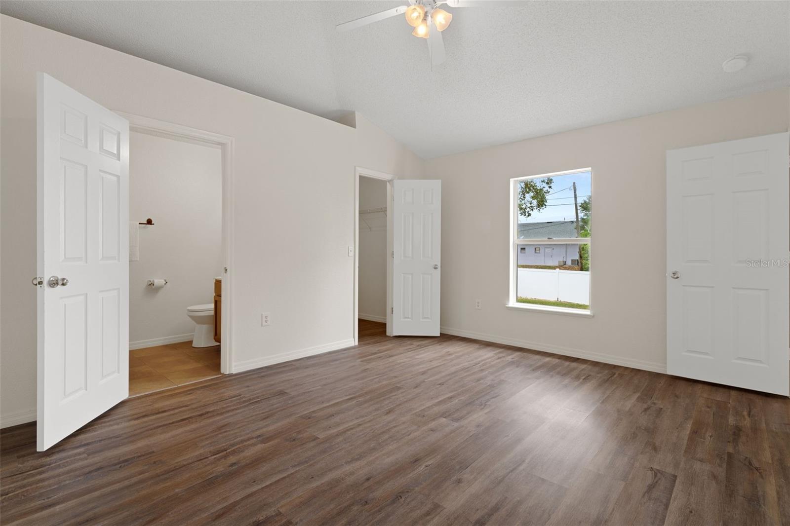 Listing photo id 21 for 11005 Matterhorn Court