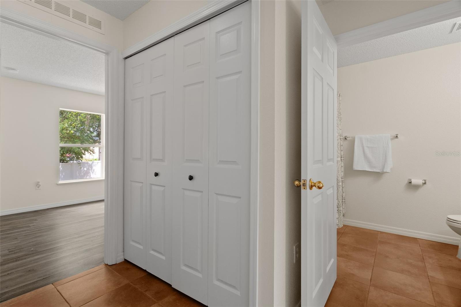 Listing photo id 25 for 11005 Matterhorn Court