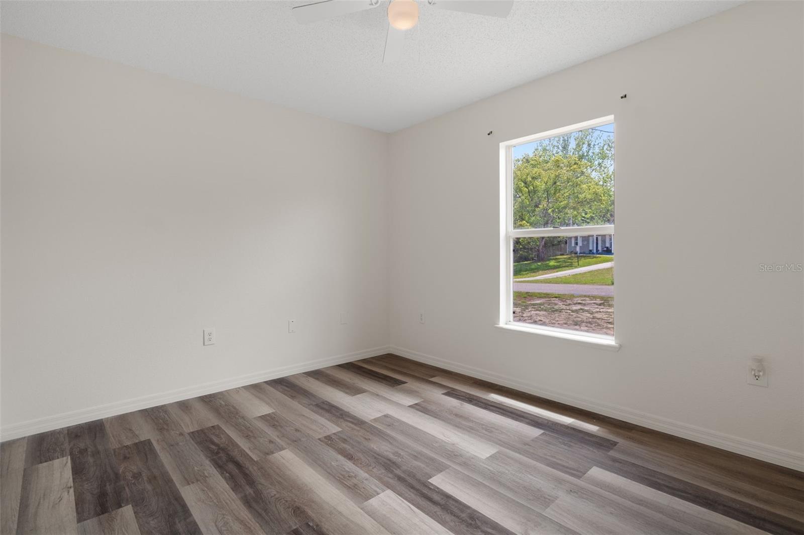 Listing photo id 36 for 11005 Matterhorn Court