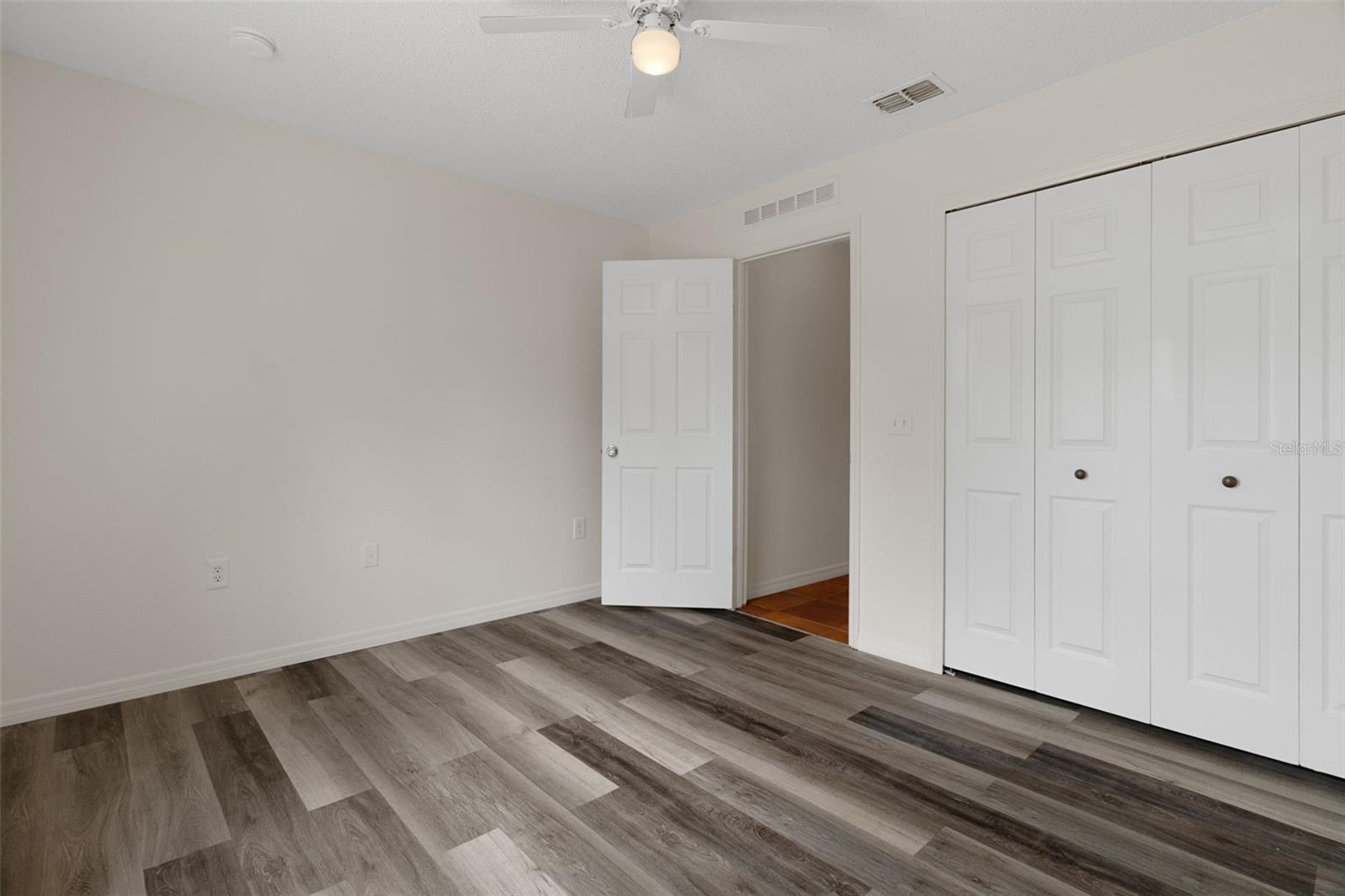 Listing photo id 37 for 11005 Matterhorn Court