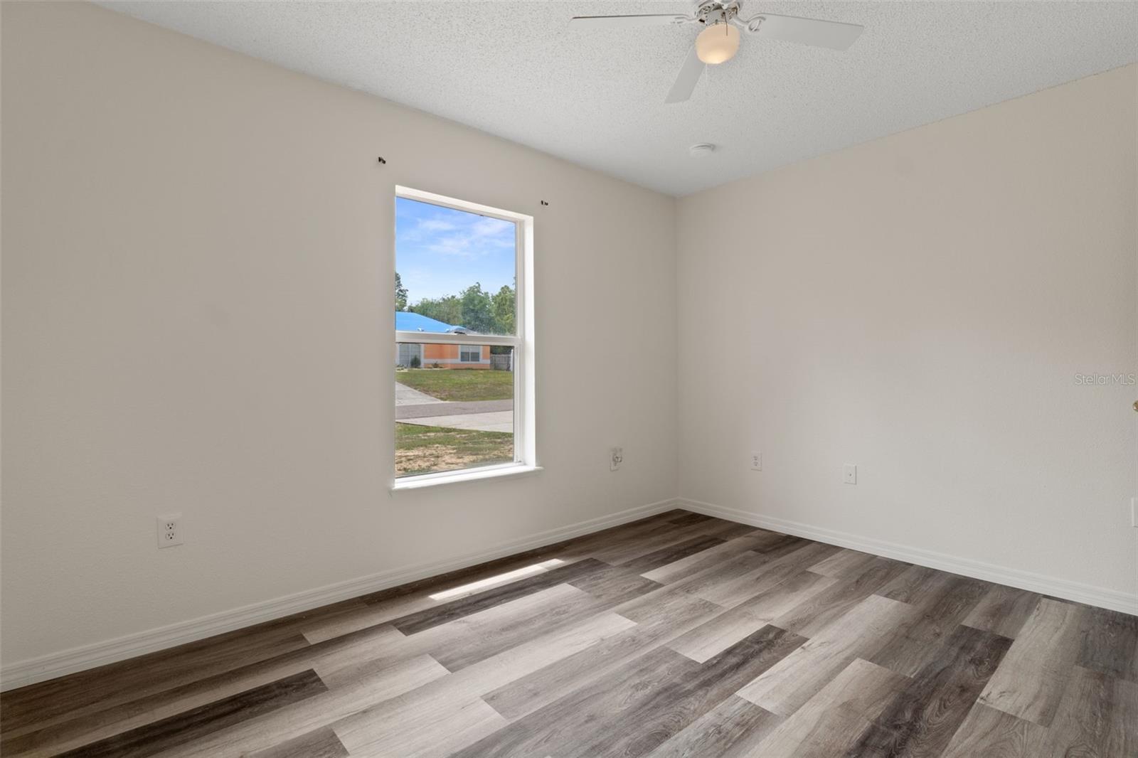 Listing photo id 38 for 11005 Matterhorn Court