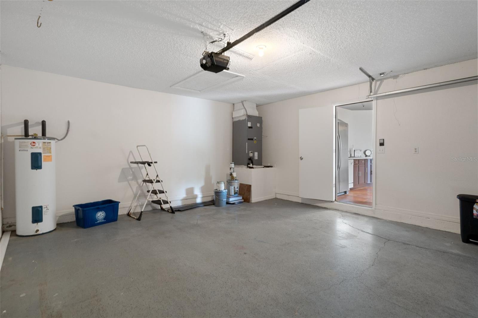 Listing photo id 39 for 11005 Matterhorn Court