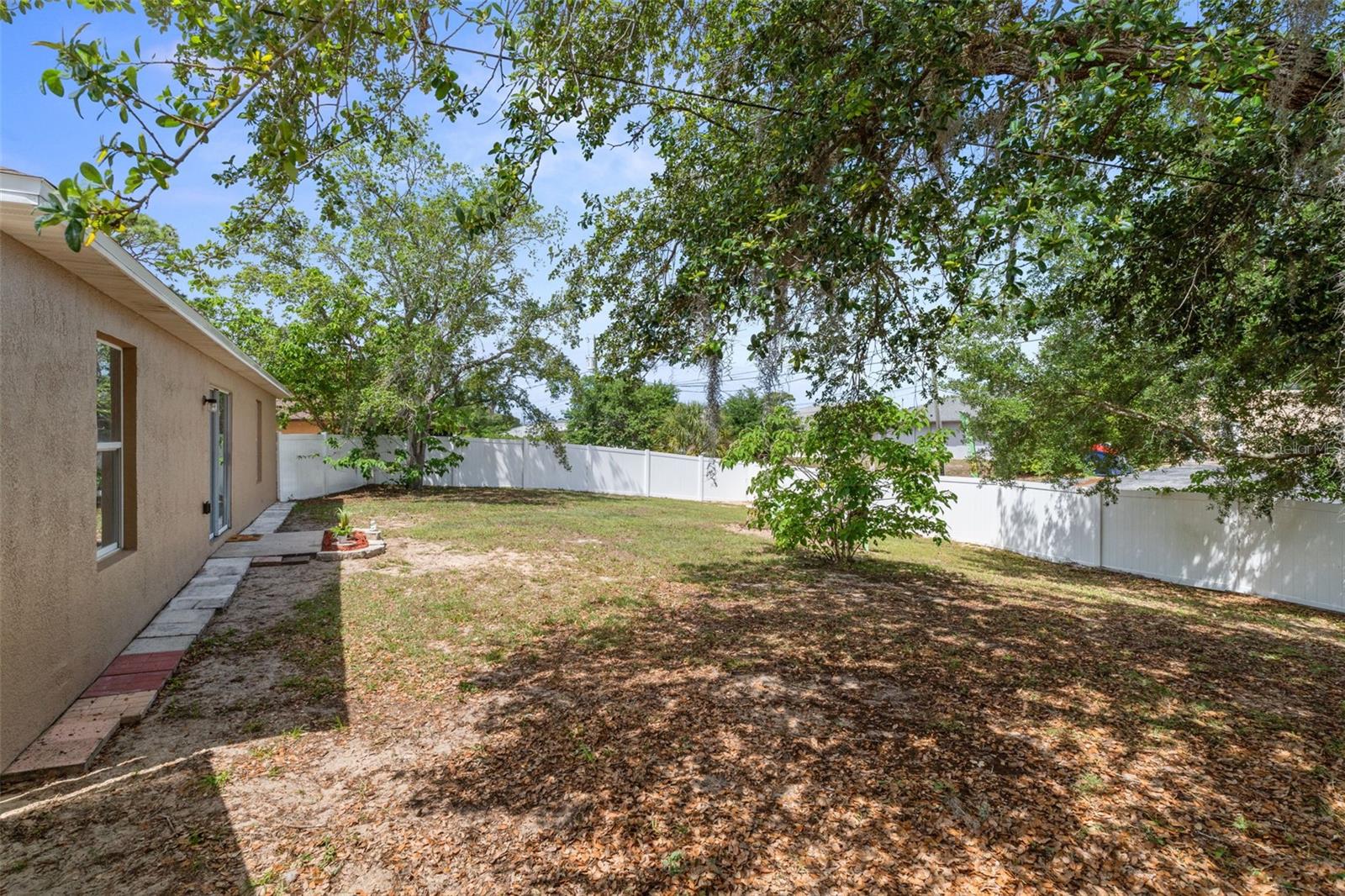 Listing photo id 3 for 11005 Matterhorn Court