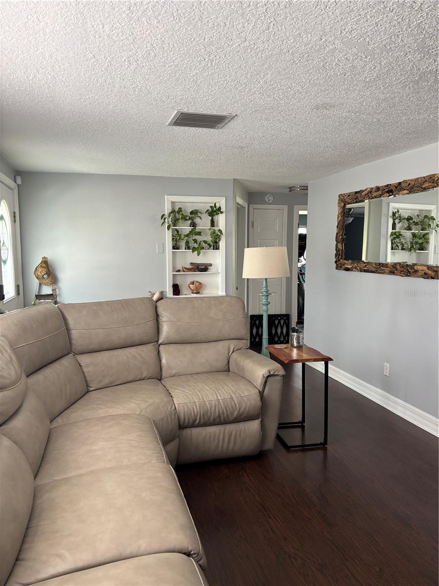 Image 3 of 14 For 4244 Woodfield Avenue