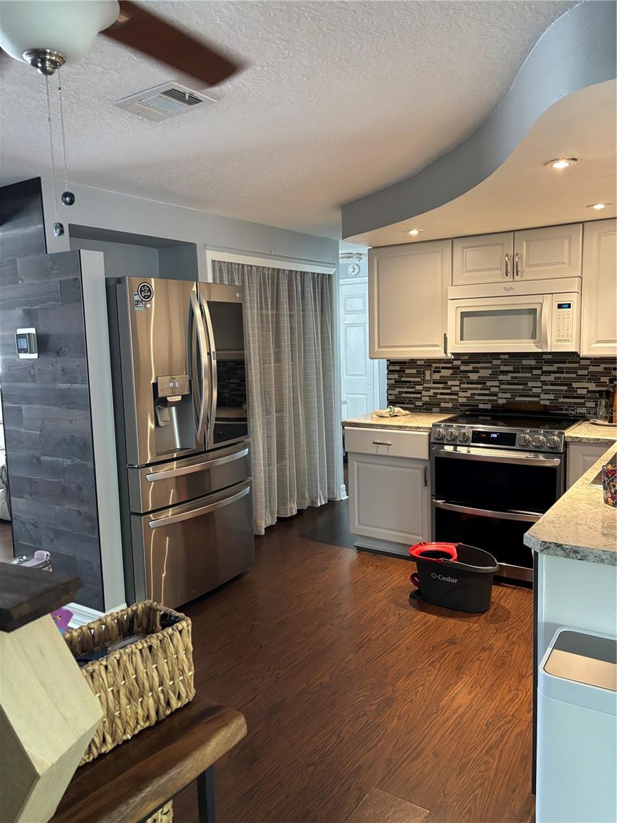 Image 5 of 14 For 4244 Woodfield Avenue