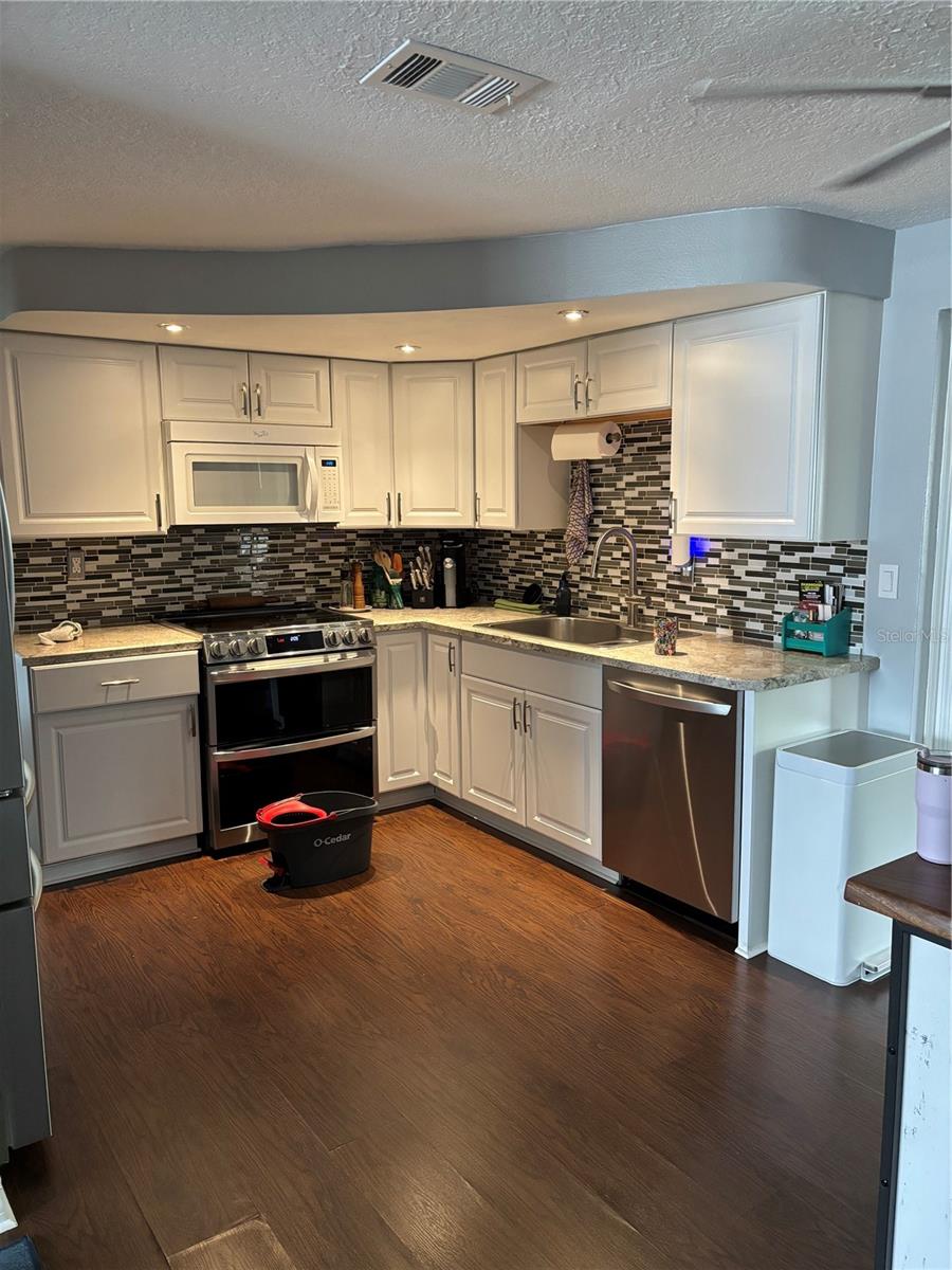 Image 6 of 14 For 4244 Woodfield Avenue