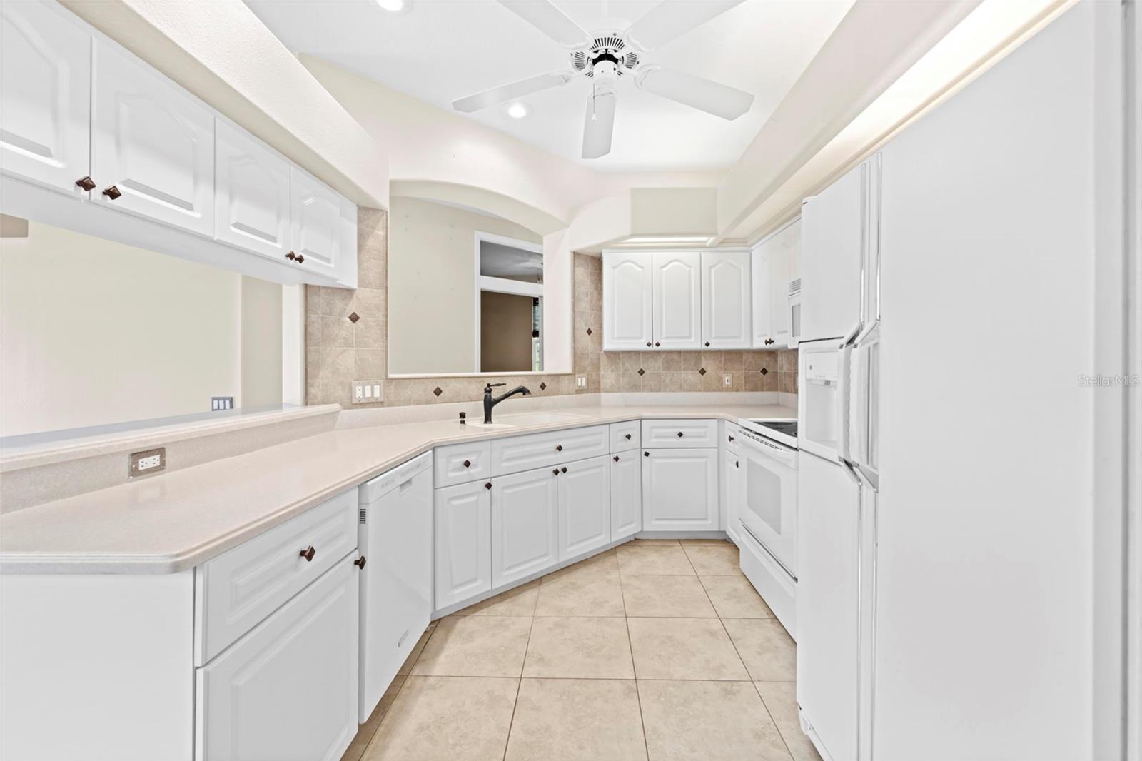 Image 4 of 32 For 15028 Middle Fairway Drive