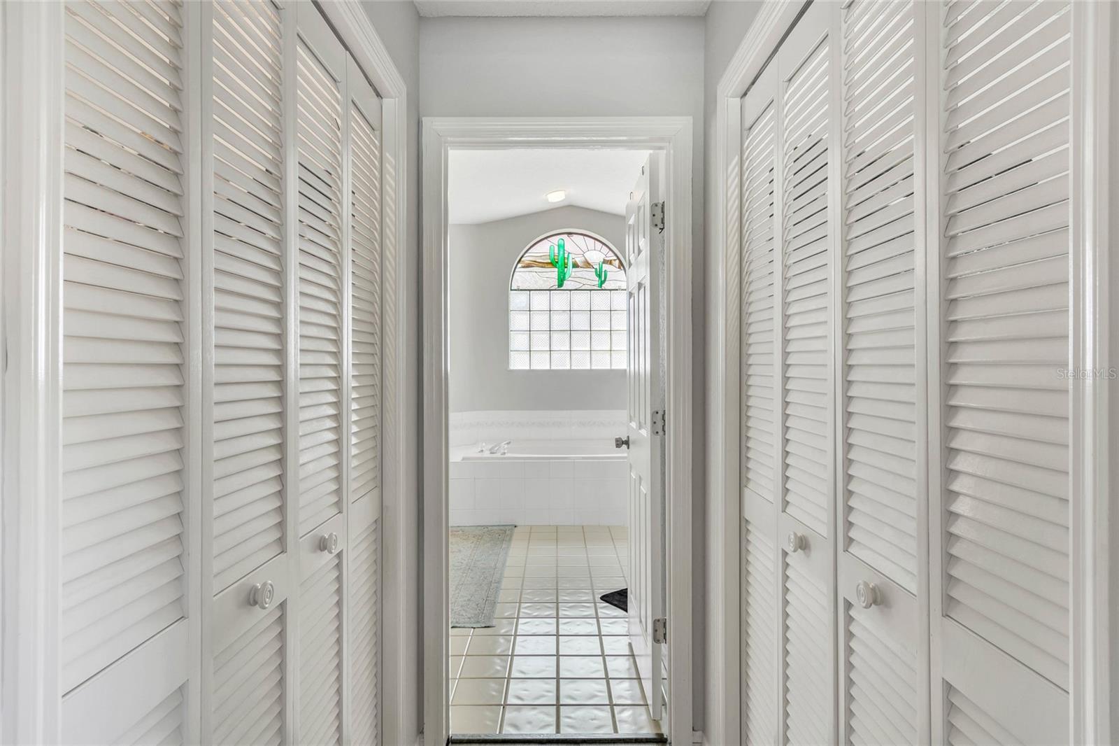 Listing photo id 13 for 4329 Andres Street