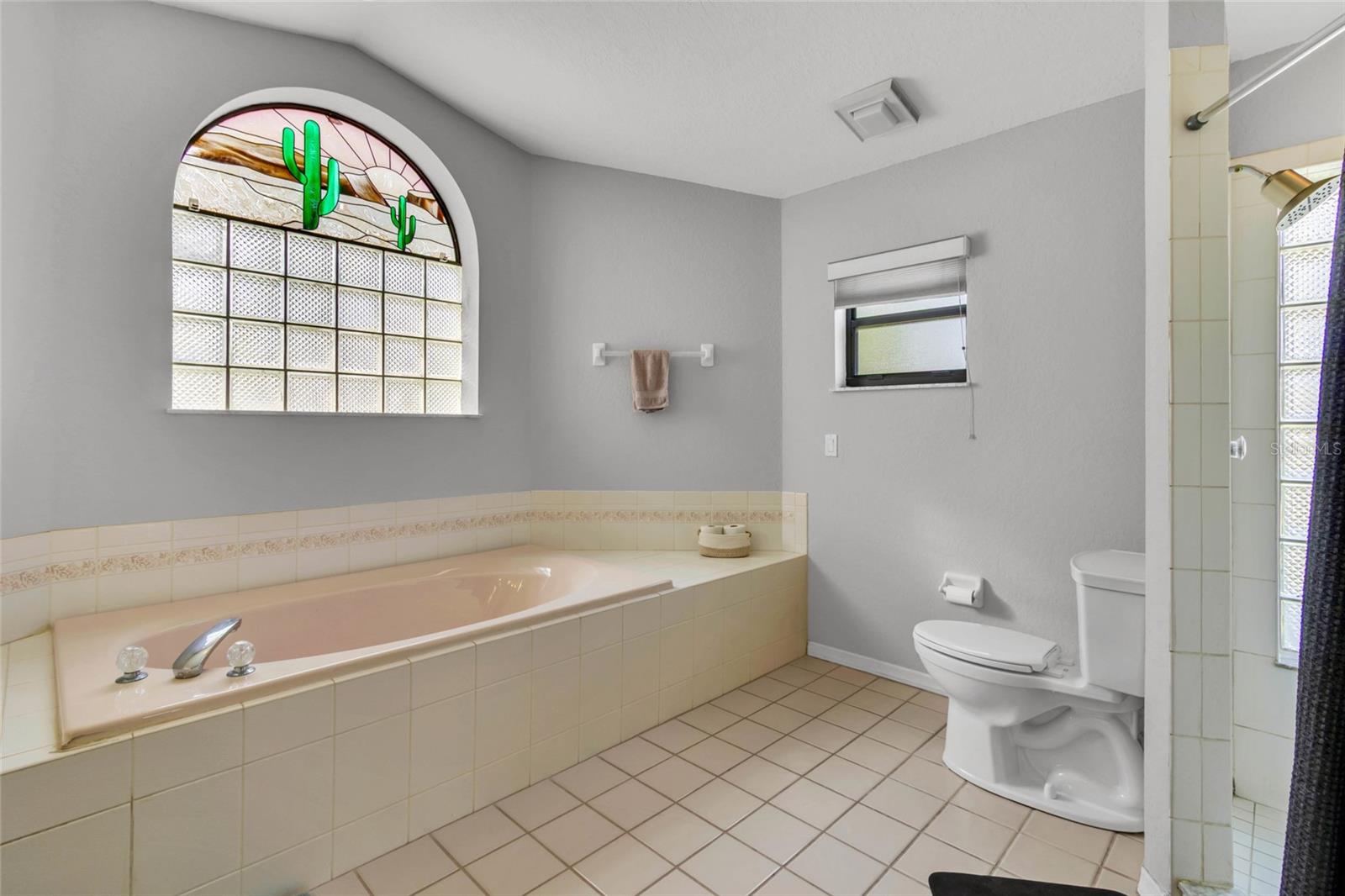 Listing photo id 17 for 4329 Andres Street
