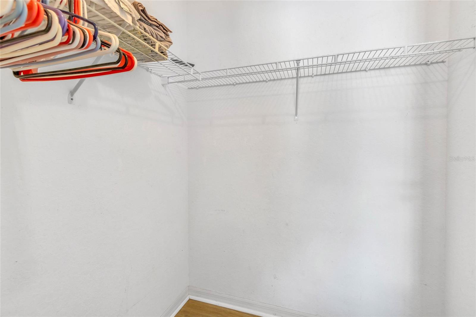 Listing photo id 23 for 4329 Andres Street