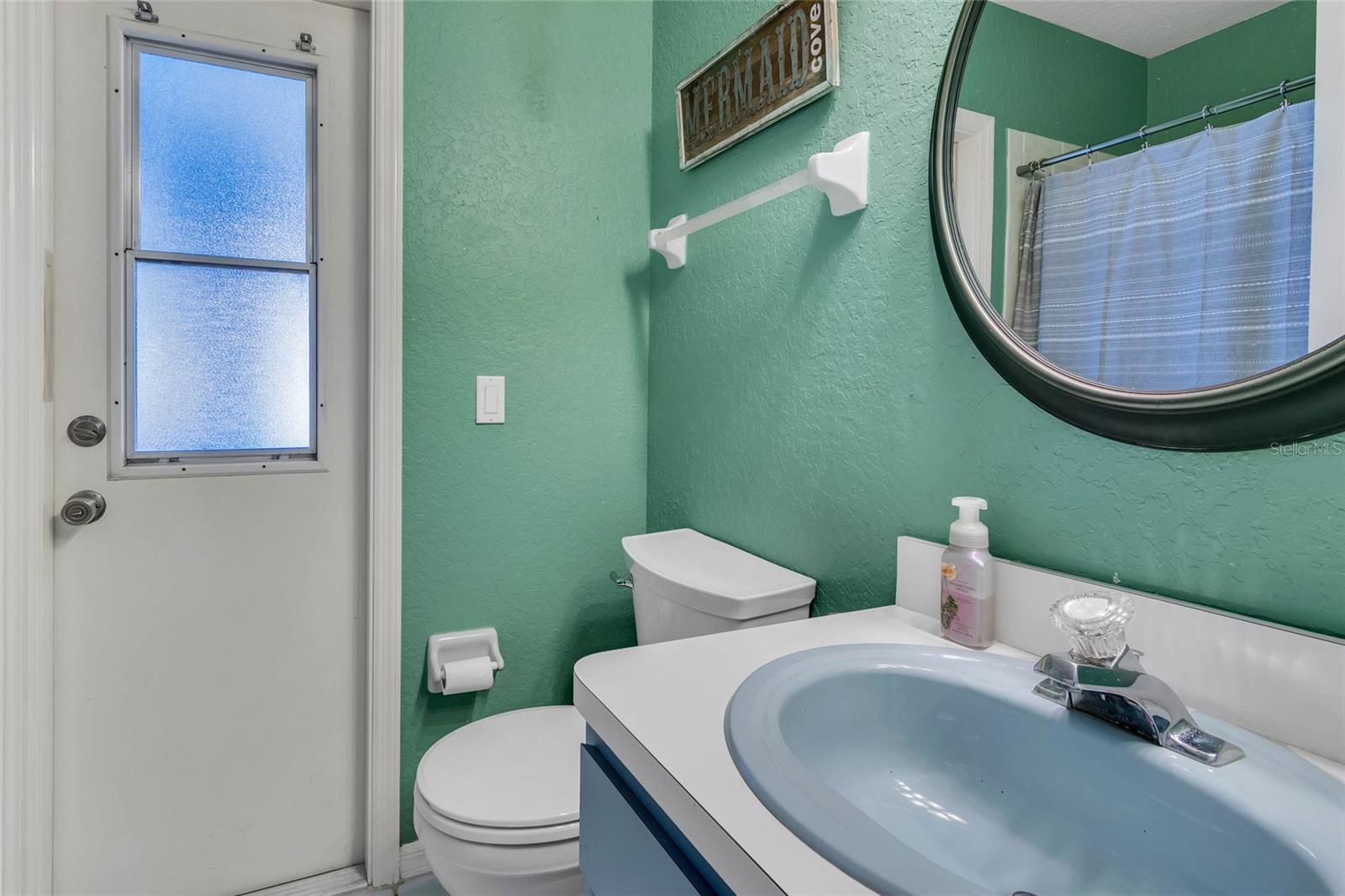 Listing photo id 24 for 4329 Andres Street