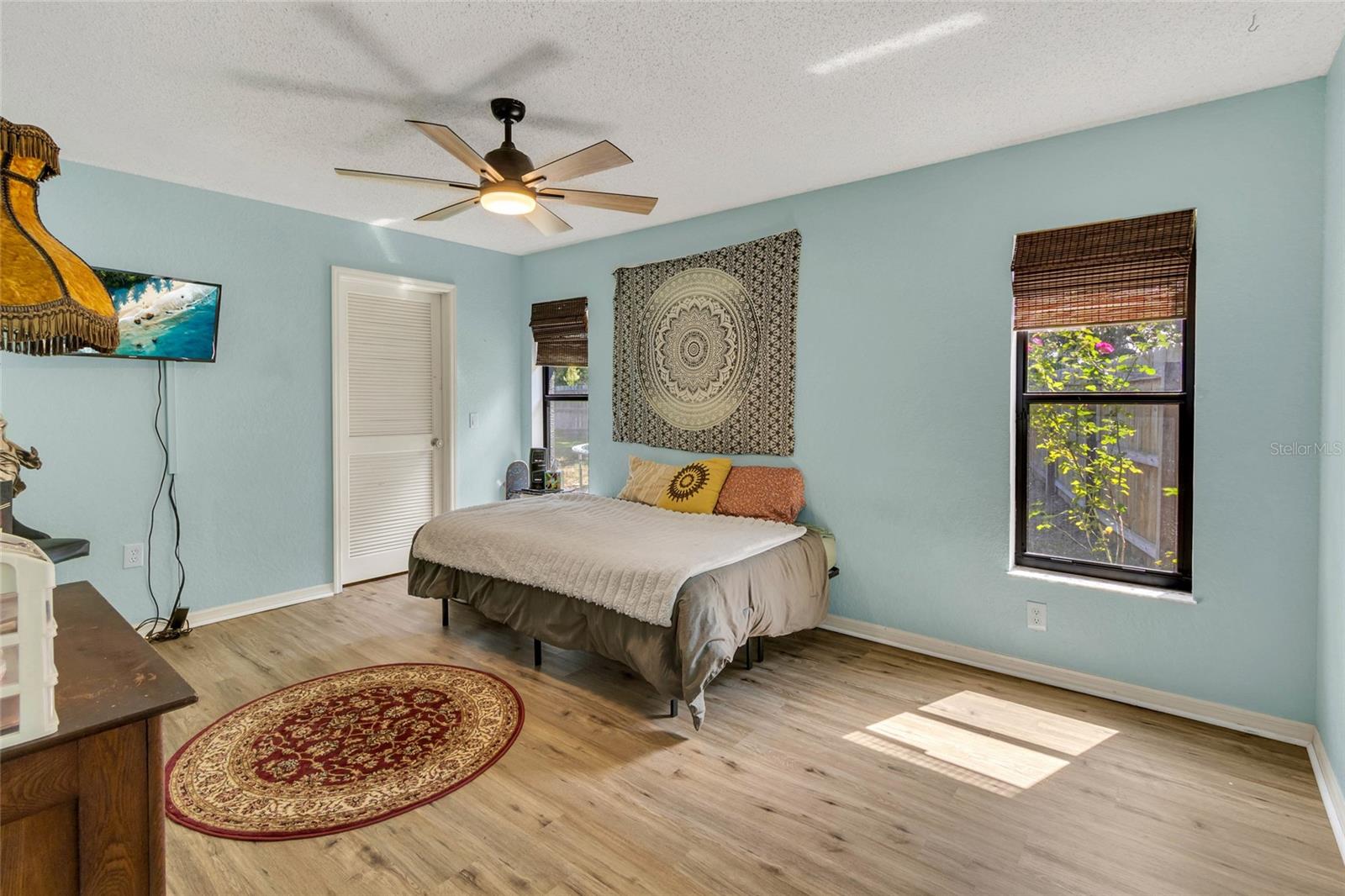 Listing photo id 25 for 4329 Andres Street