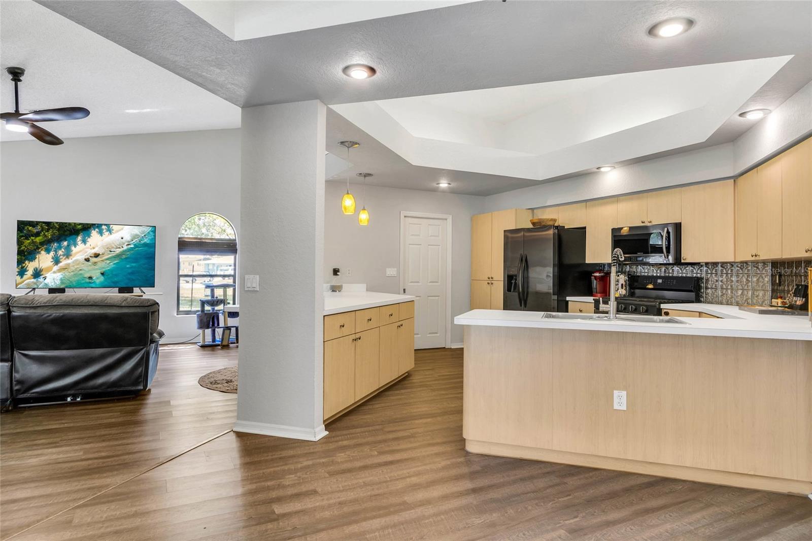 Listing photo id 30 for 4329 Andres Street