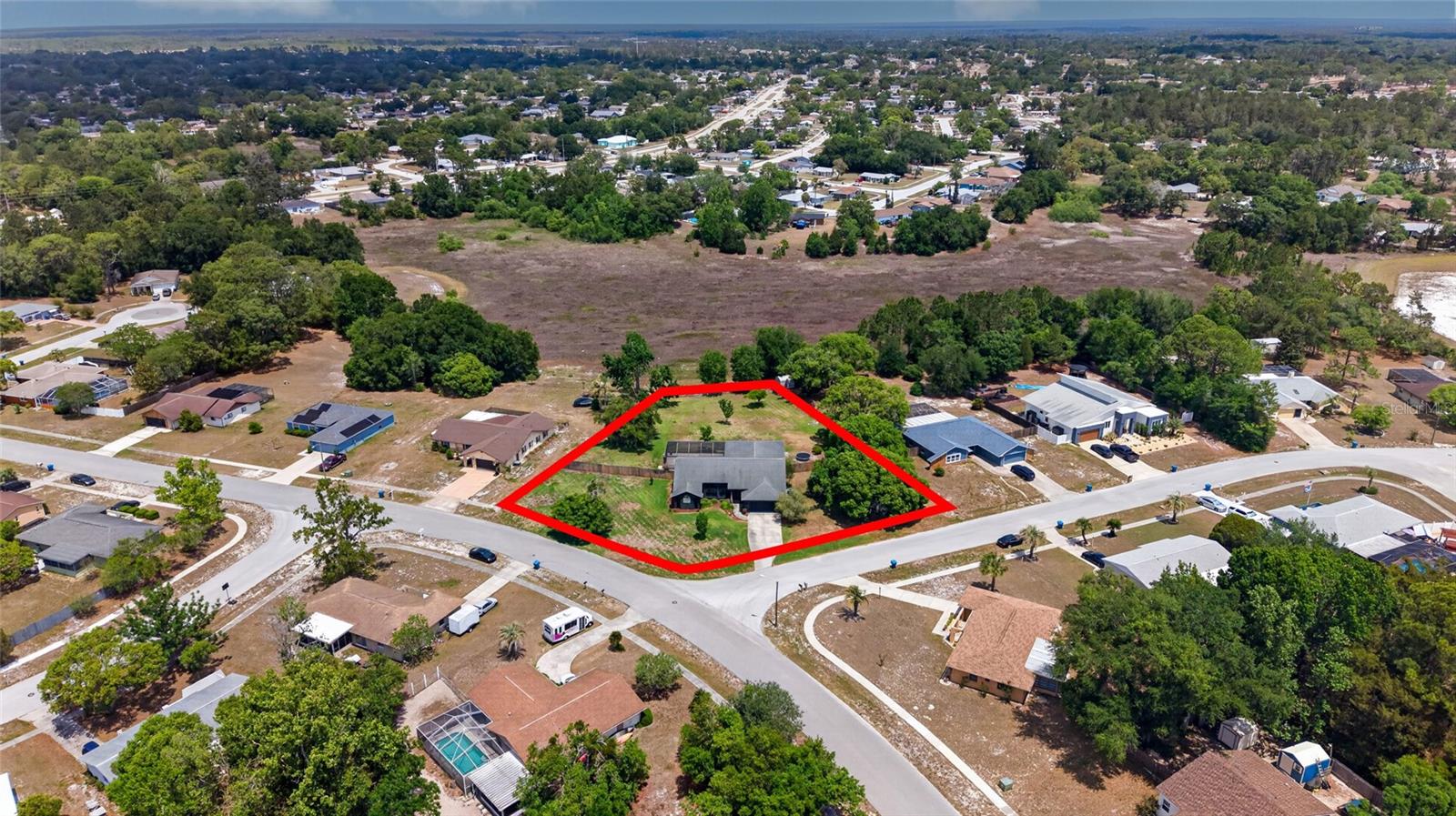 Listing photo id 52 for 4329 Andres Street